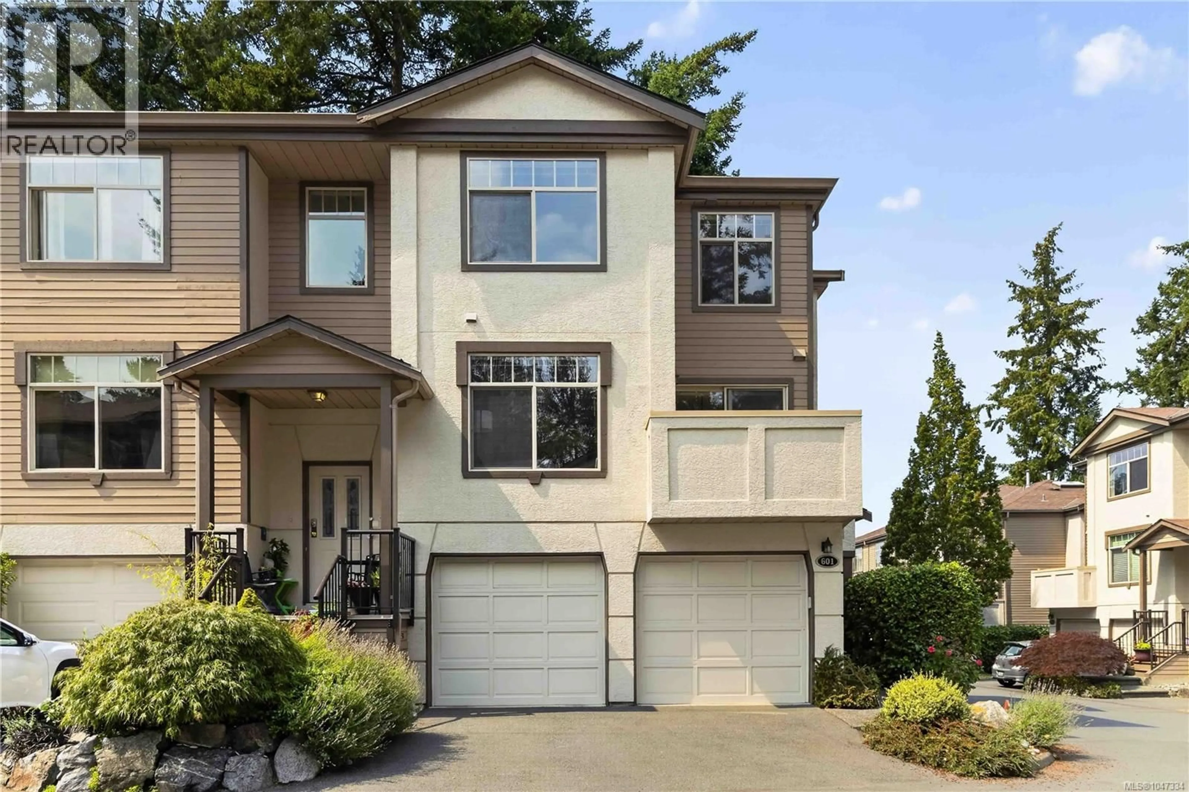 Home with vinyl exterior material, street for 601 - 288 ELTHAM ROAD, View Royal British Columbia V9B1J9