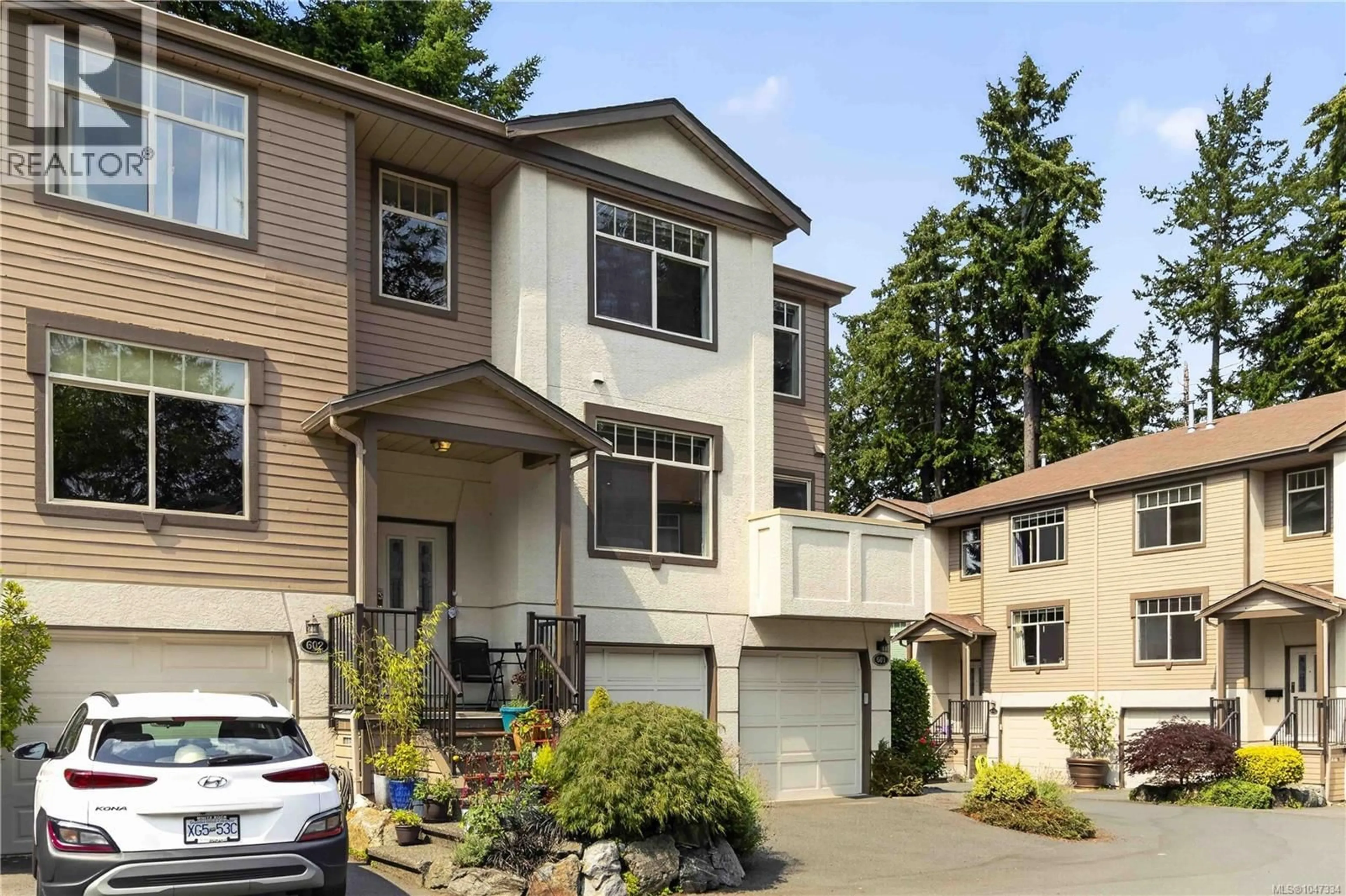 Home with vinyl exterior material, street for 601 - 288 ELTHAM ROAD, View Royal British Columbia V9B1J9