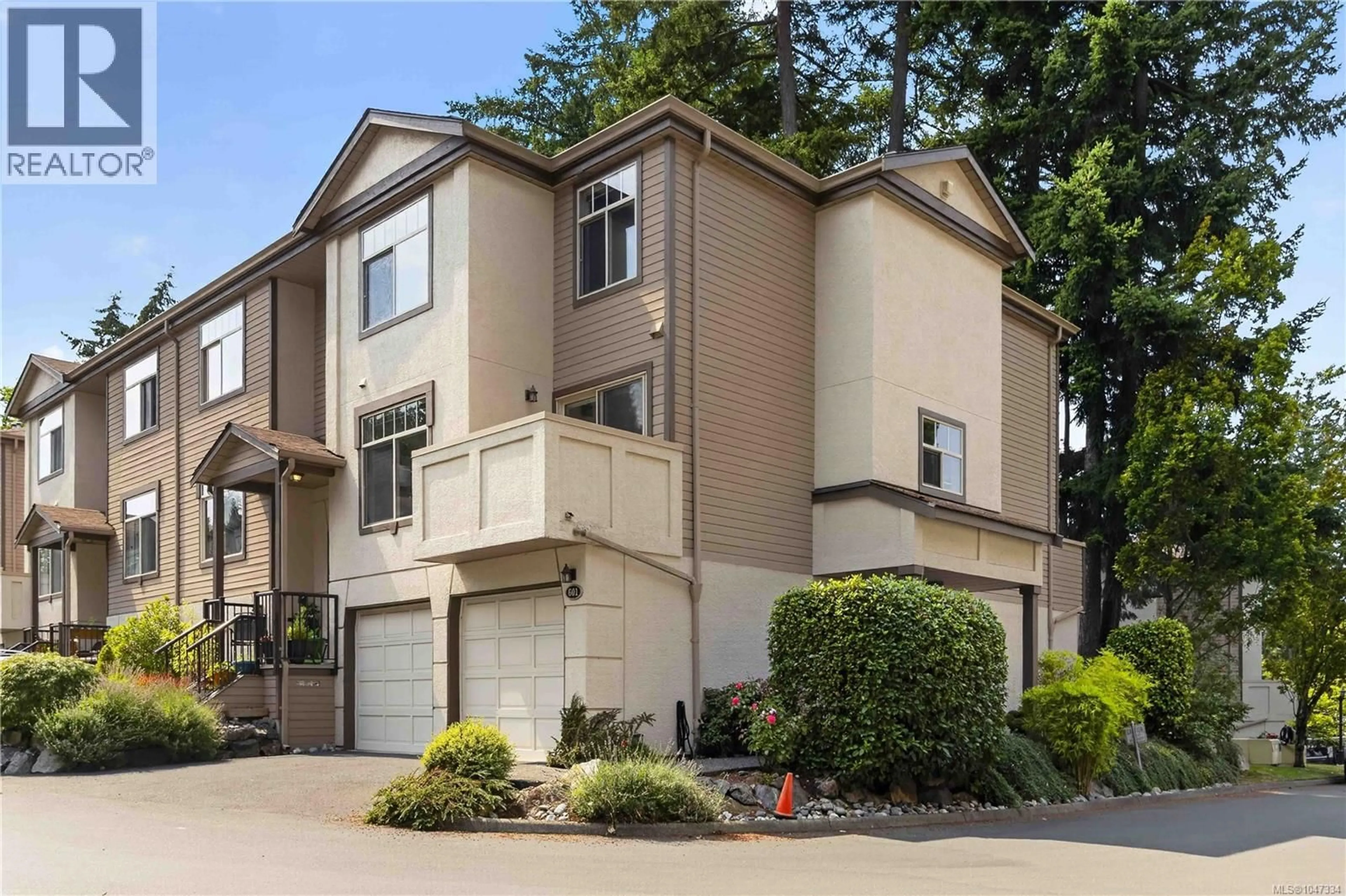 Home with vinyl exterior material, street for 601 - 288 ELTHAM ROAD, View Royal British Columbia V9B1J9
