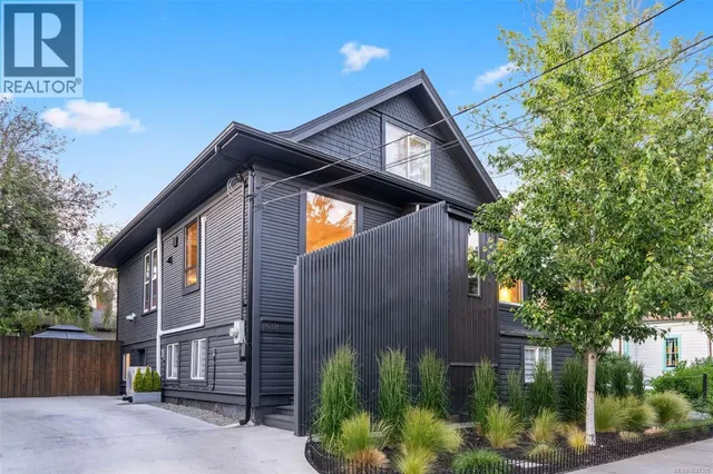 1018 MASON STREET, Victoria