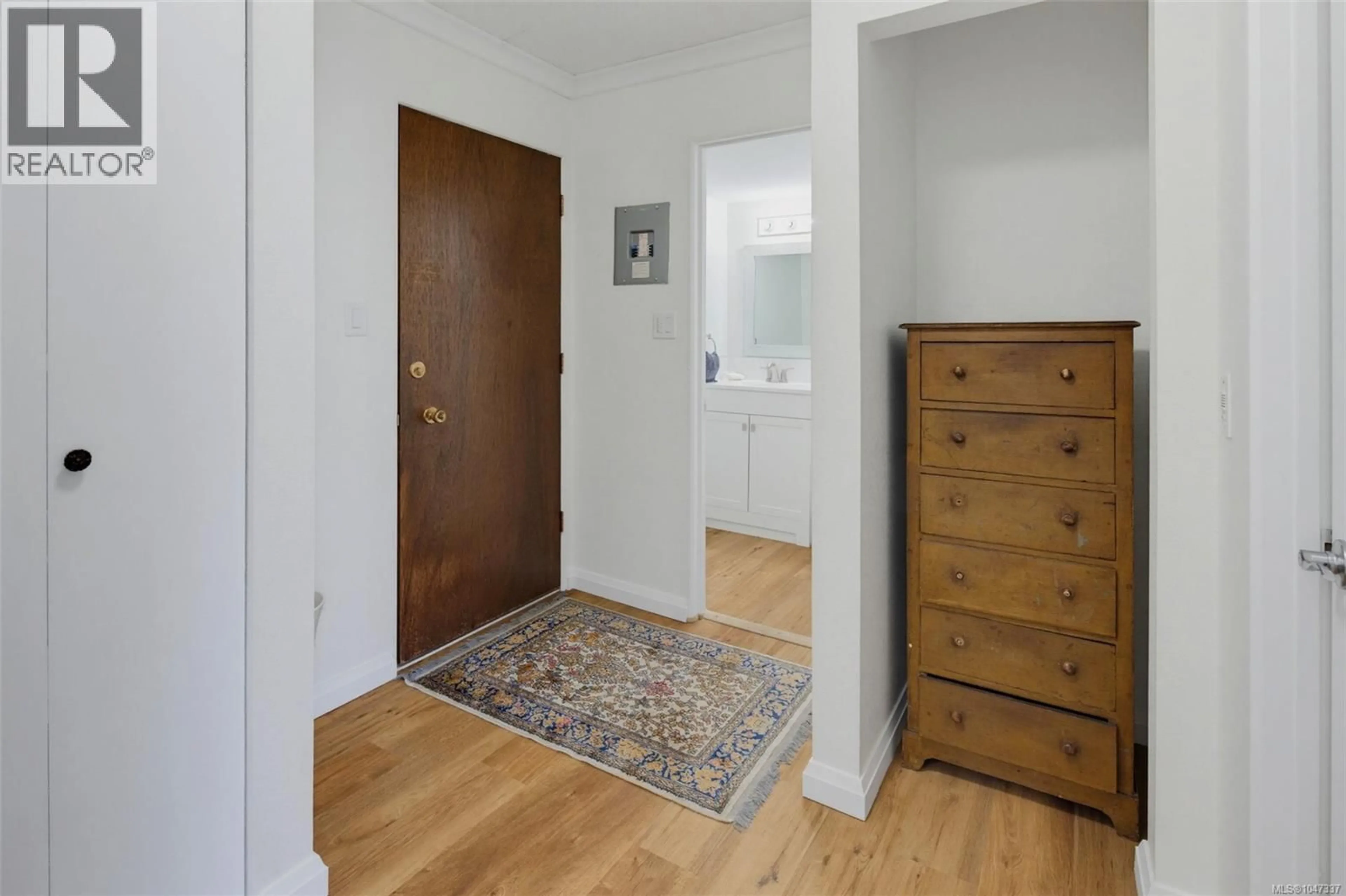 Indoor entryway for 307 - 305 MICHIGAN STREET, Victoria British Columbia V8V1R6