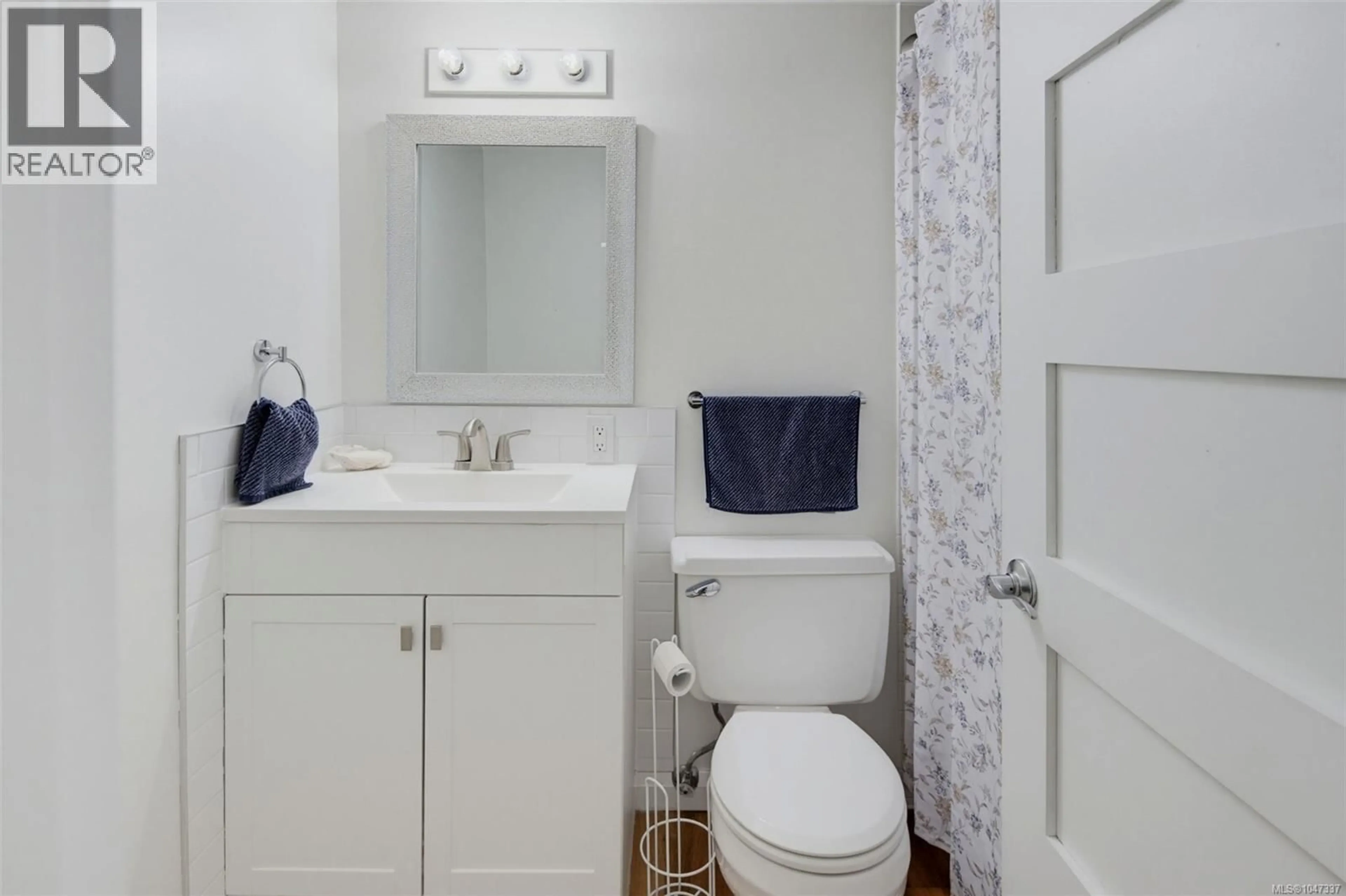 Standard bathroom, unknown for 307 - 305 MICHIGAN STREET, Victoria British Columbia V8V1R6
