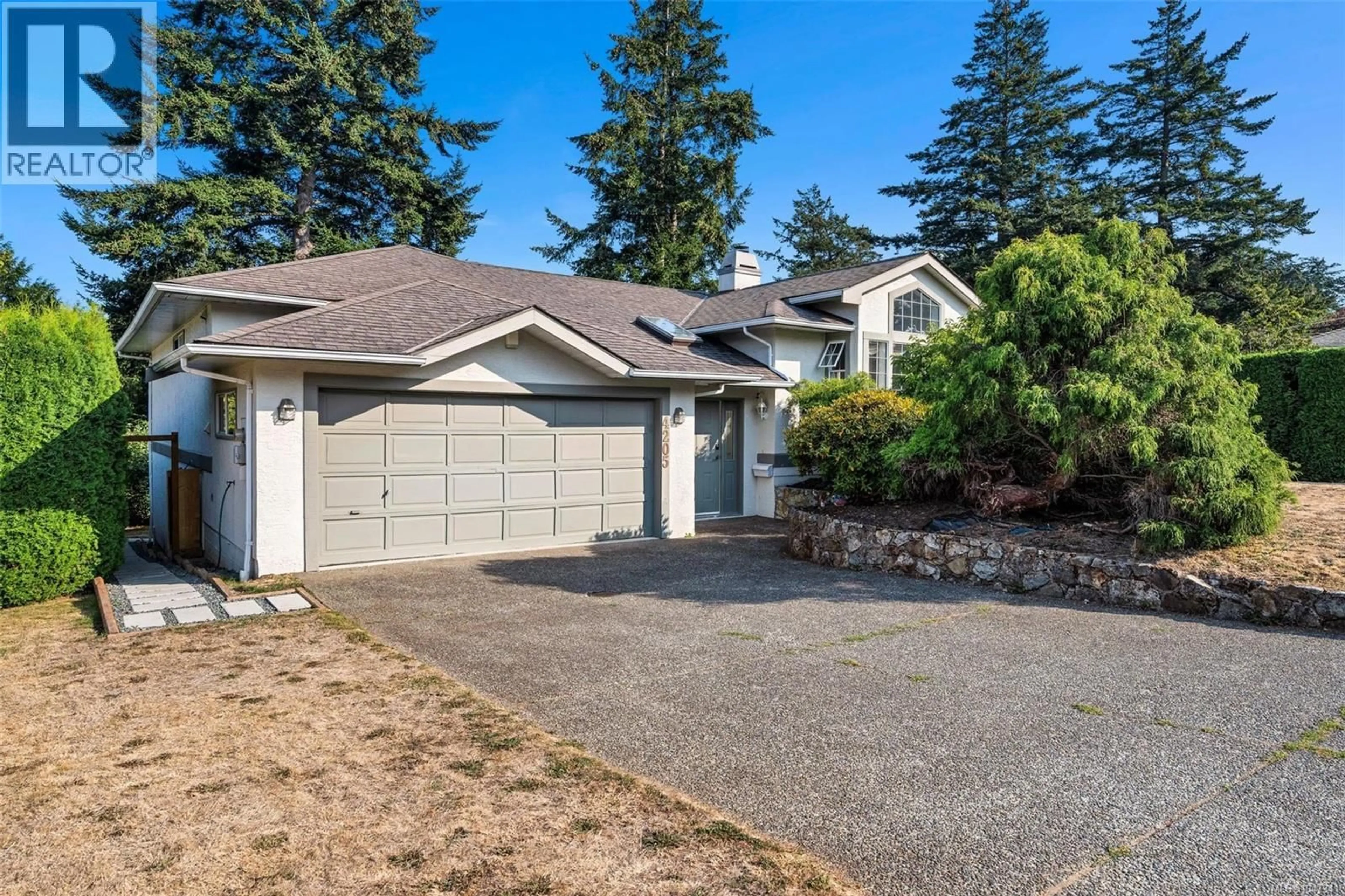 Home with vinyl exterior material, street for 4205 WAKEFIELD PLACE, Saanich British Columbia V8N6E6