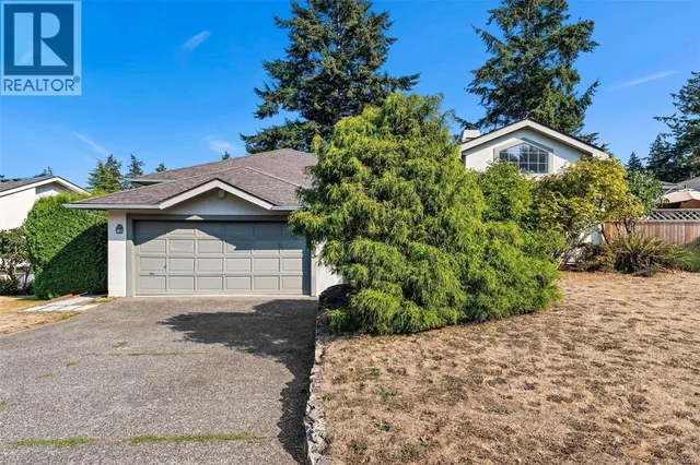 4205 WAKEFIELD PLACE, Saanich 2