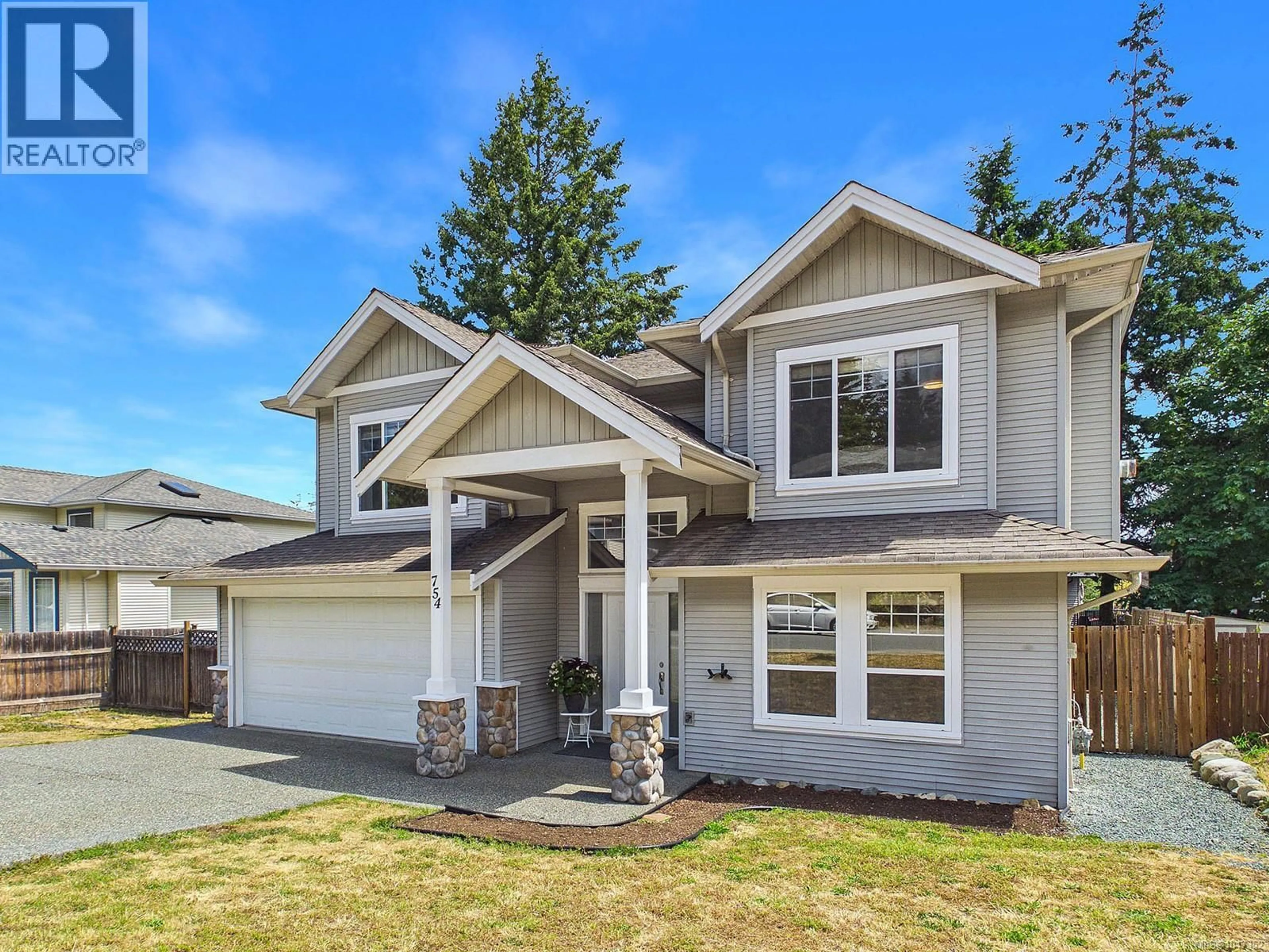 Home with vinyl exterior material, street for 754 SOUTHLAND WAY, Nanaimo British Columbia V9R6P4