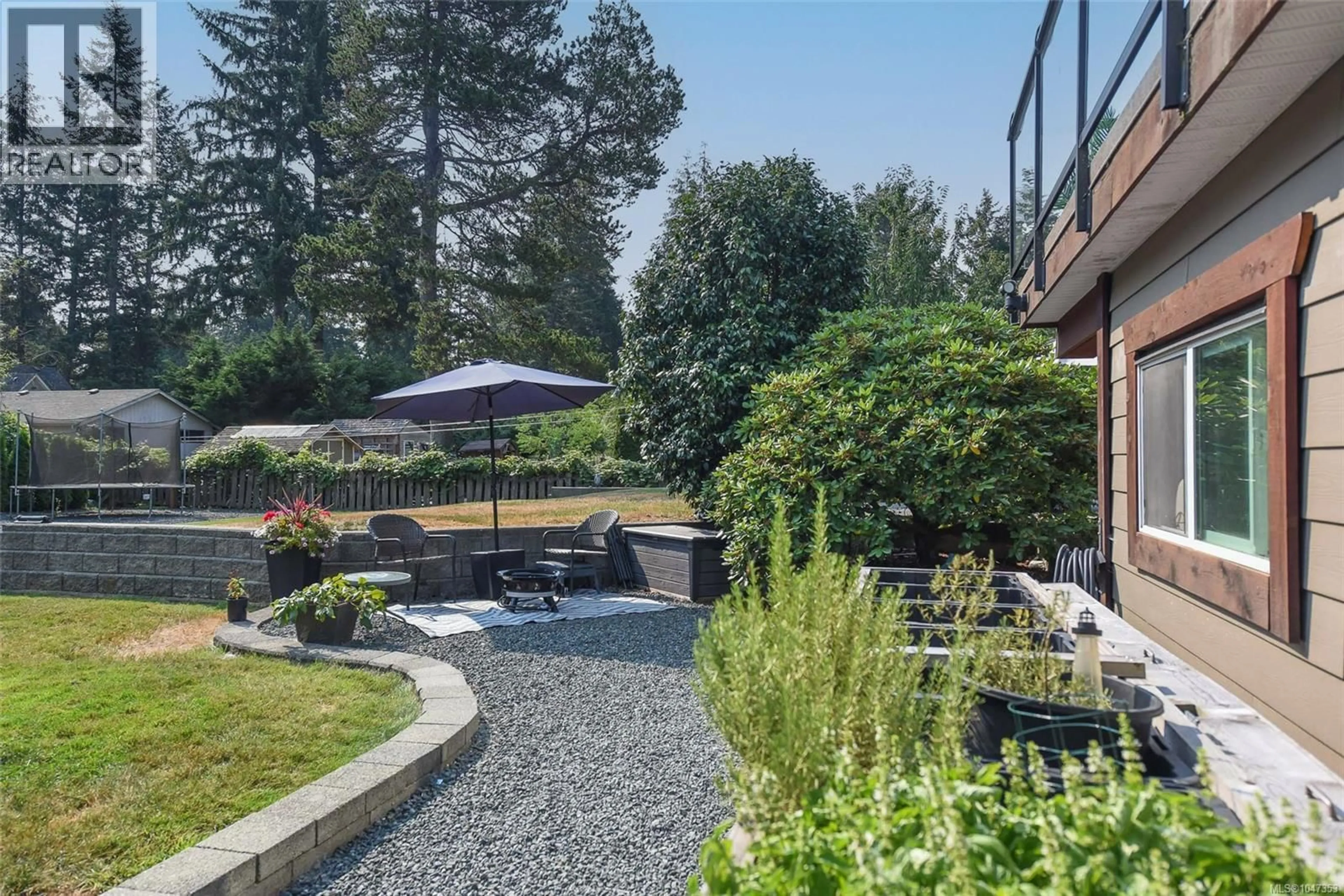 Patio, unknown for 1530 GRAYLING DRIVE, Comox British Columbia V9M3Z7