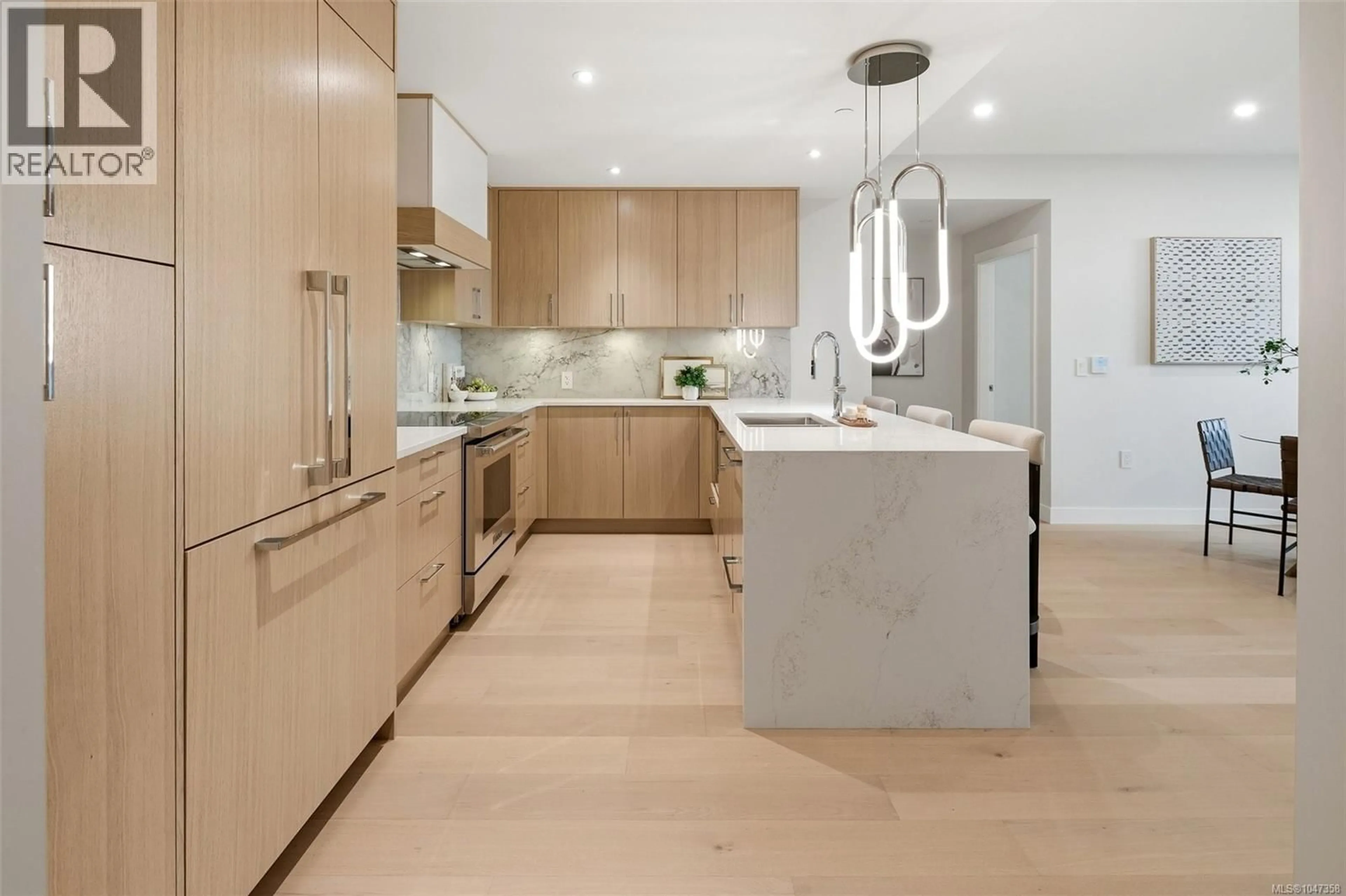 Contemporary kitchen, unknown for 301 - 5229 CORDOVA BAY ROAD, Saanich British Columbia V8Y2L1