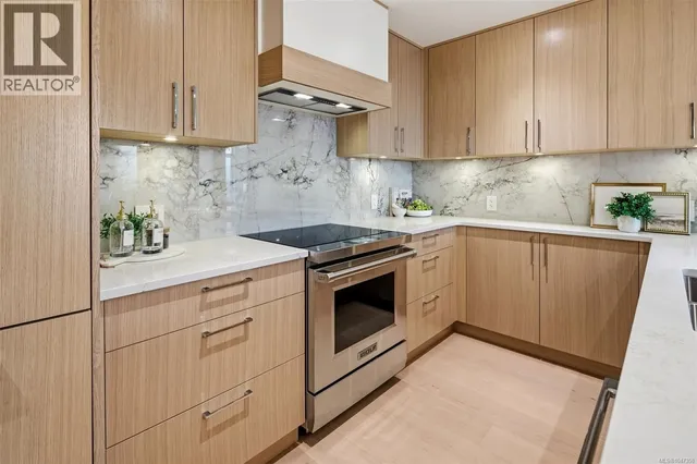 301 - 5229 CORDOVA BAY ROAD, Saanich 3