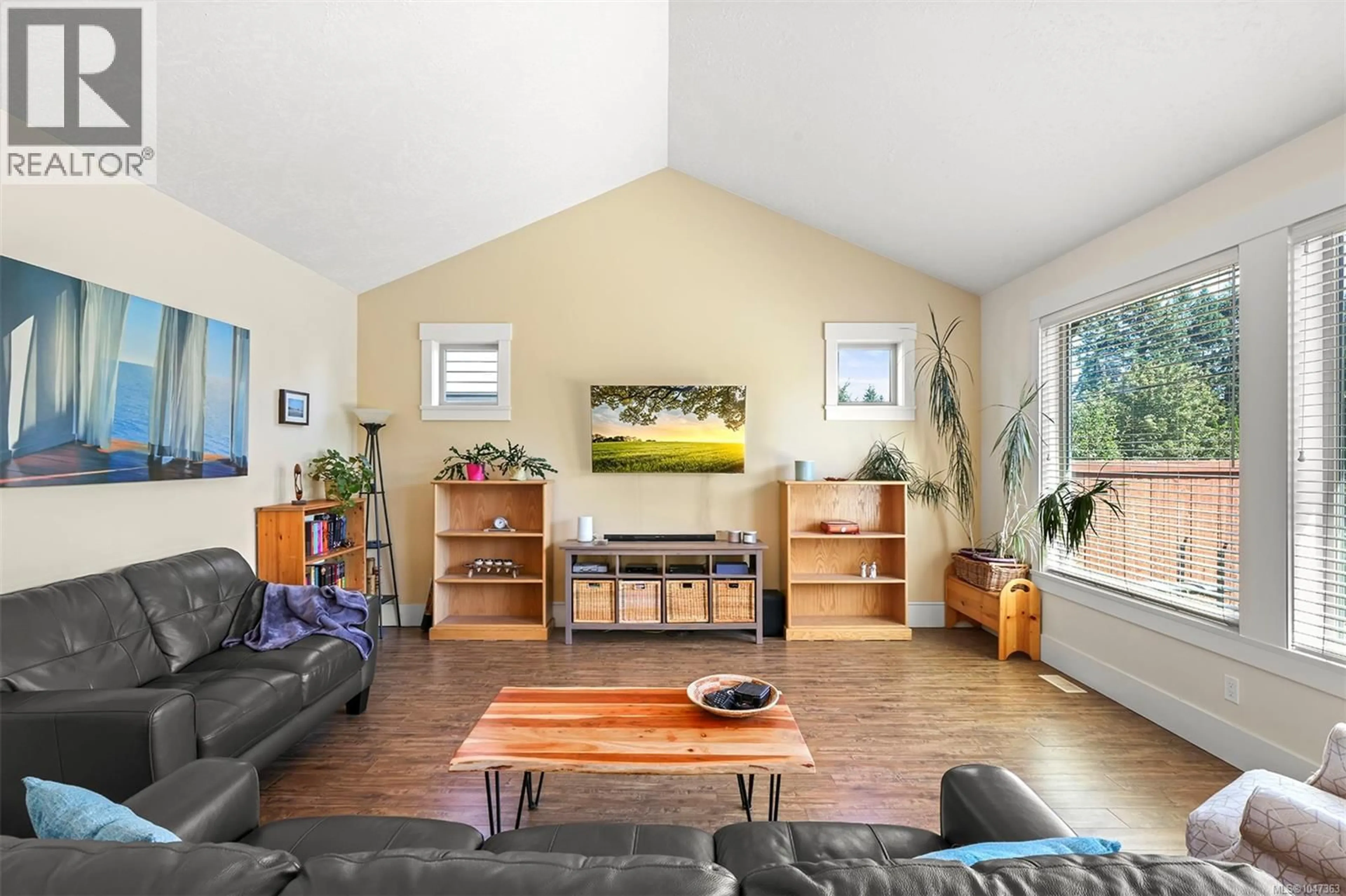 Living room with furniture, unknown for 2967 CASCARA CRESCENT, Courtenay British Columbia V9N4B8