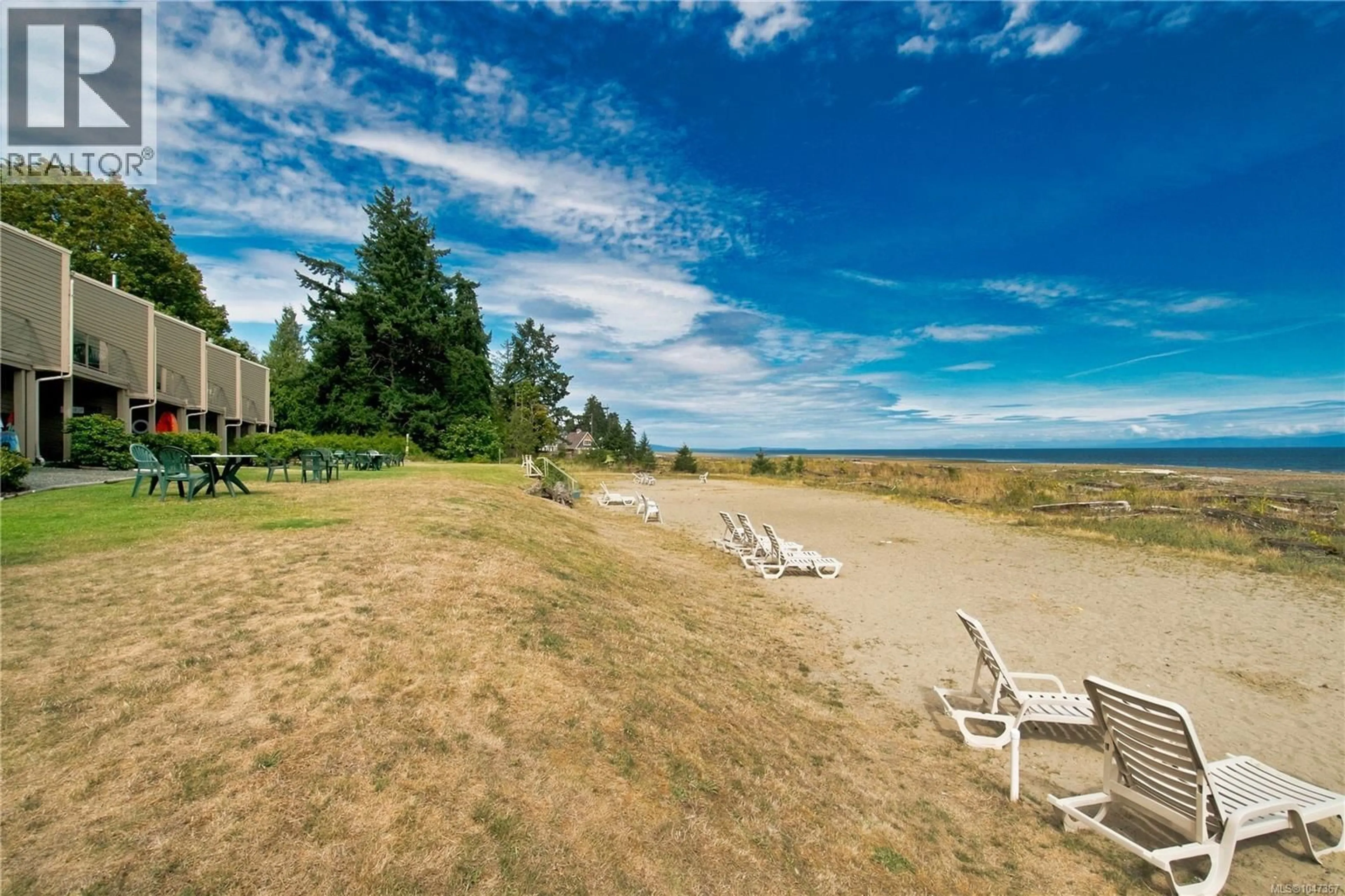 Patio, water/lake/river/ocean view for 202 - 3295 ISLAND HIGHWAY WEST, Qualicum Beach British Columbia V9K2C6