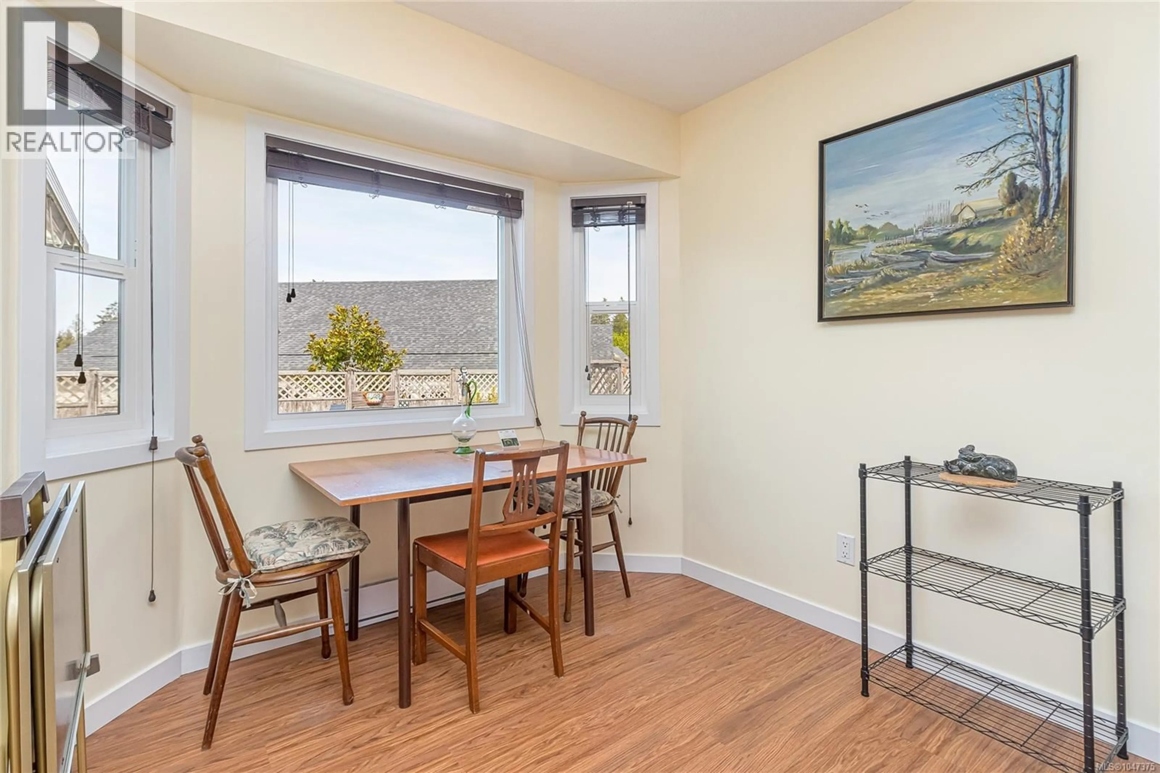 Dining room, wood/laminate floor for 753 SORIEL ROAD, Parksville British Columbia V9P1B5