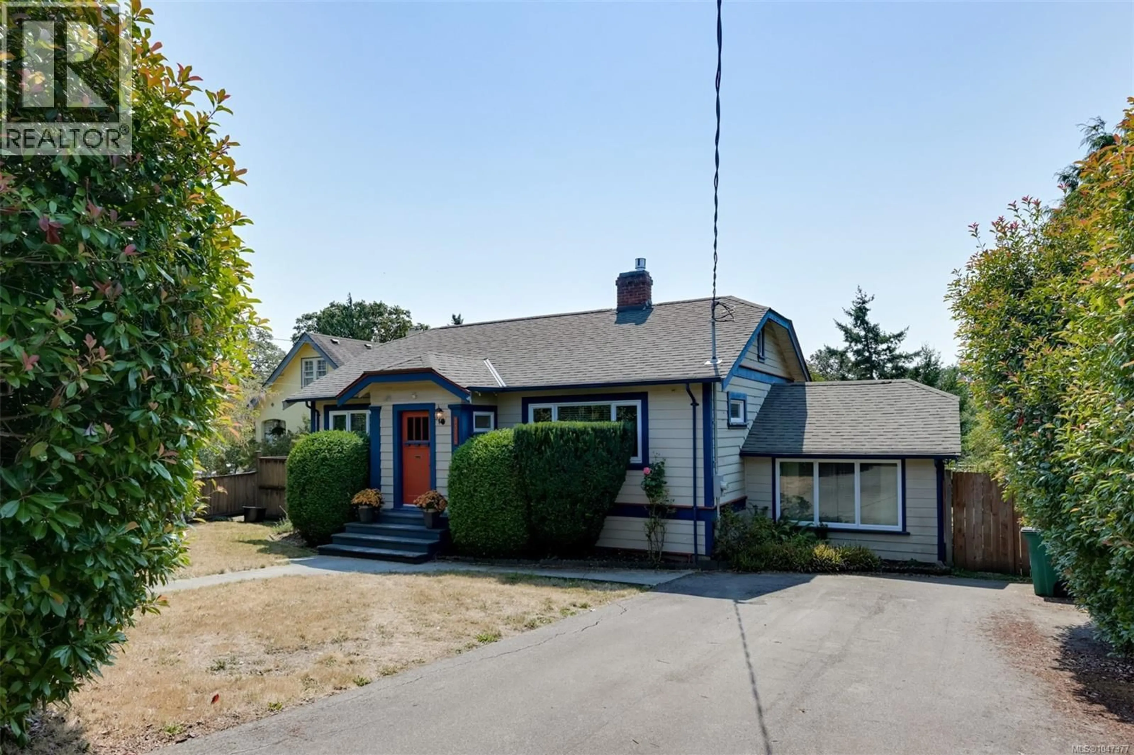 A pic from outside/outdoor area/front of a property/back of a property/a pic from drone, street for 3374 COOK STREET, Saanich British Columbia V8X1A8