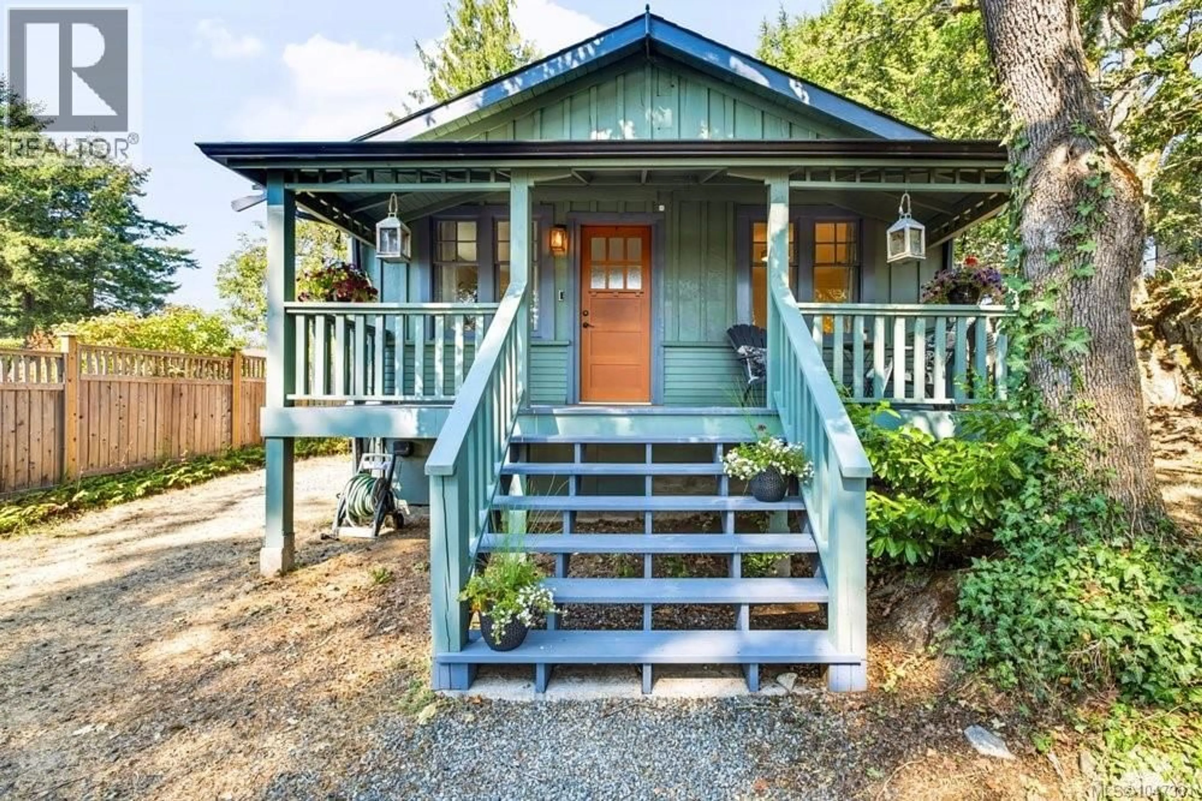 Home with vinyl exterior material, street for 4034 ZINNIA ROAD, Saanich British Columbia V8Z4W3