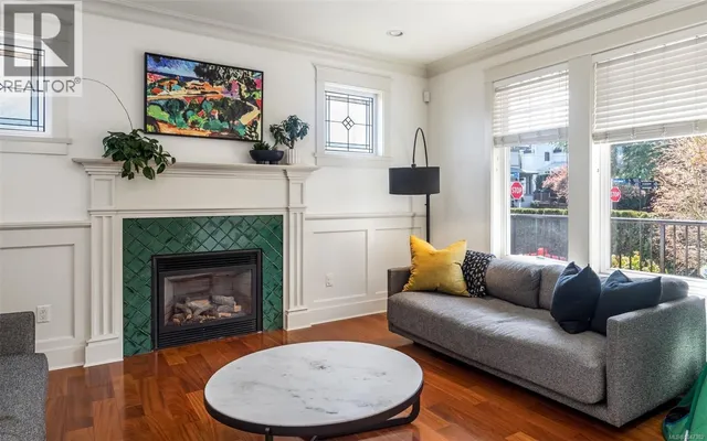 590 SIMCOE STREET, Victoria 2