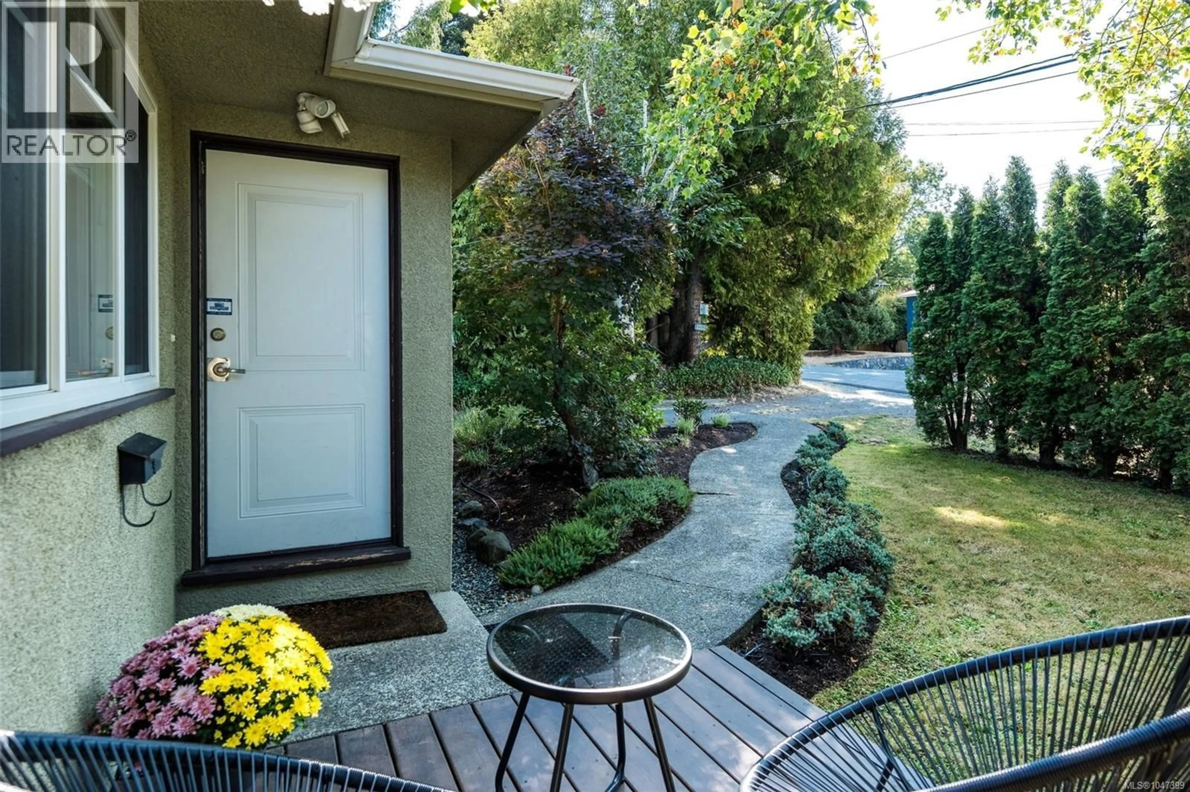 Unknown for 1752 KISBER AVENUE, Saanich British Columbia V8P2W7