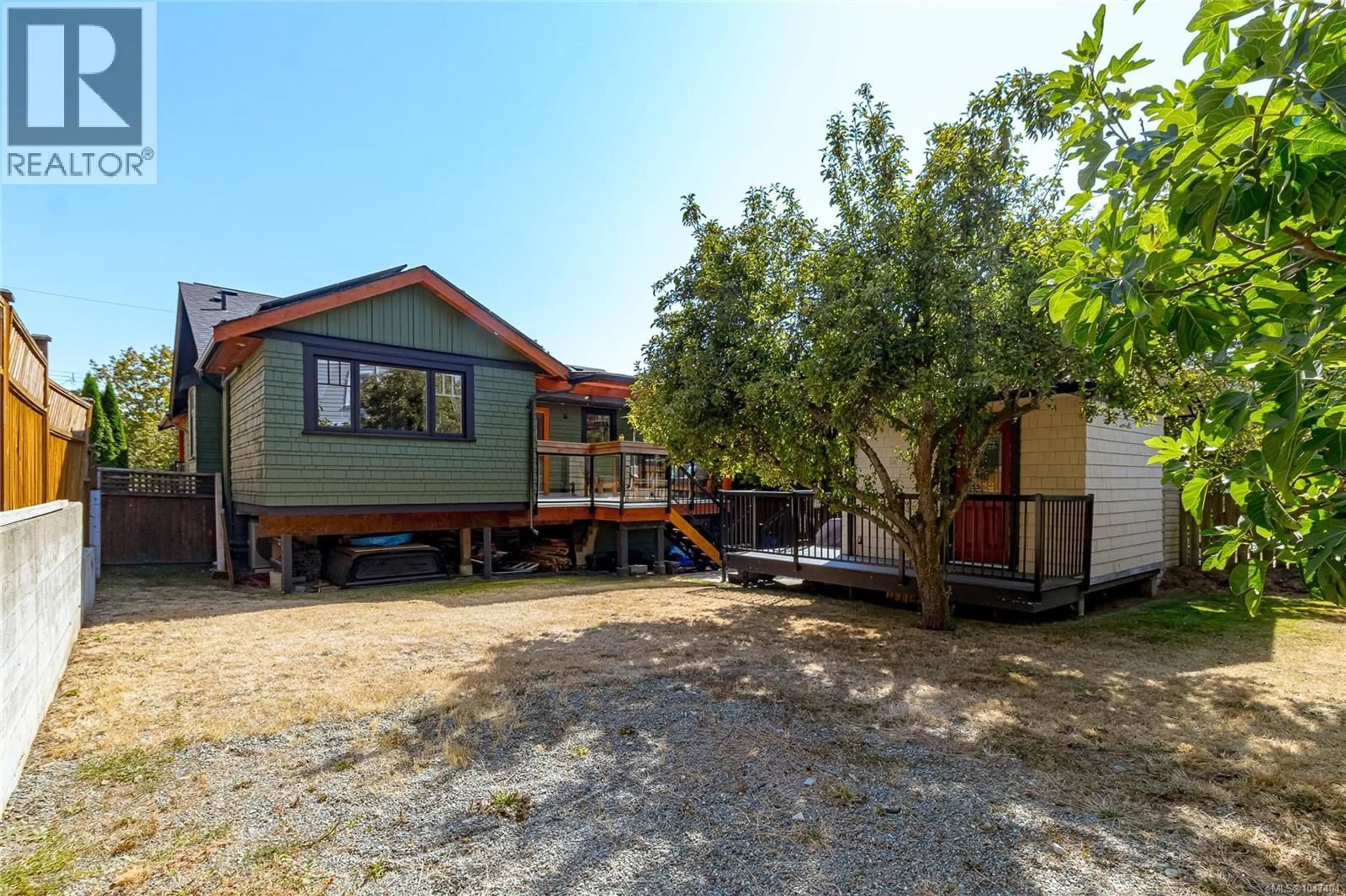 A pic from outside/outdoor area/front of a property/back of a property/a pic from drone, street for 1232 EFFINGHAM STREET, Esquimalt British Columbia V9A4Y2