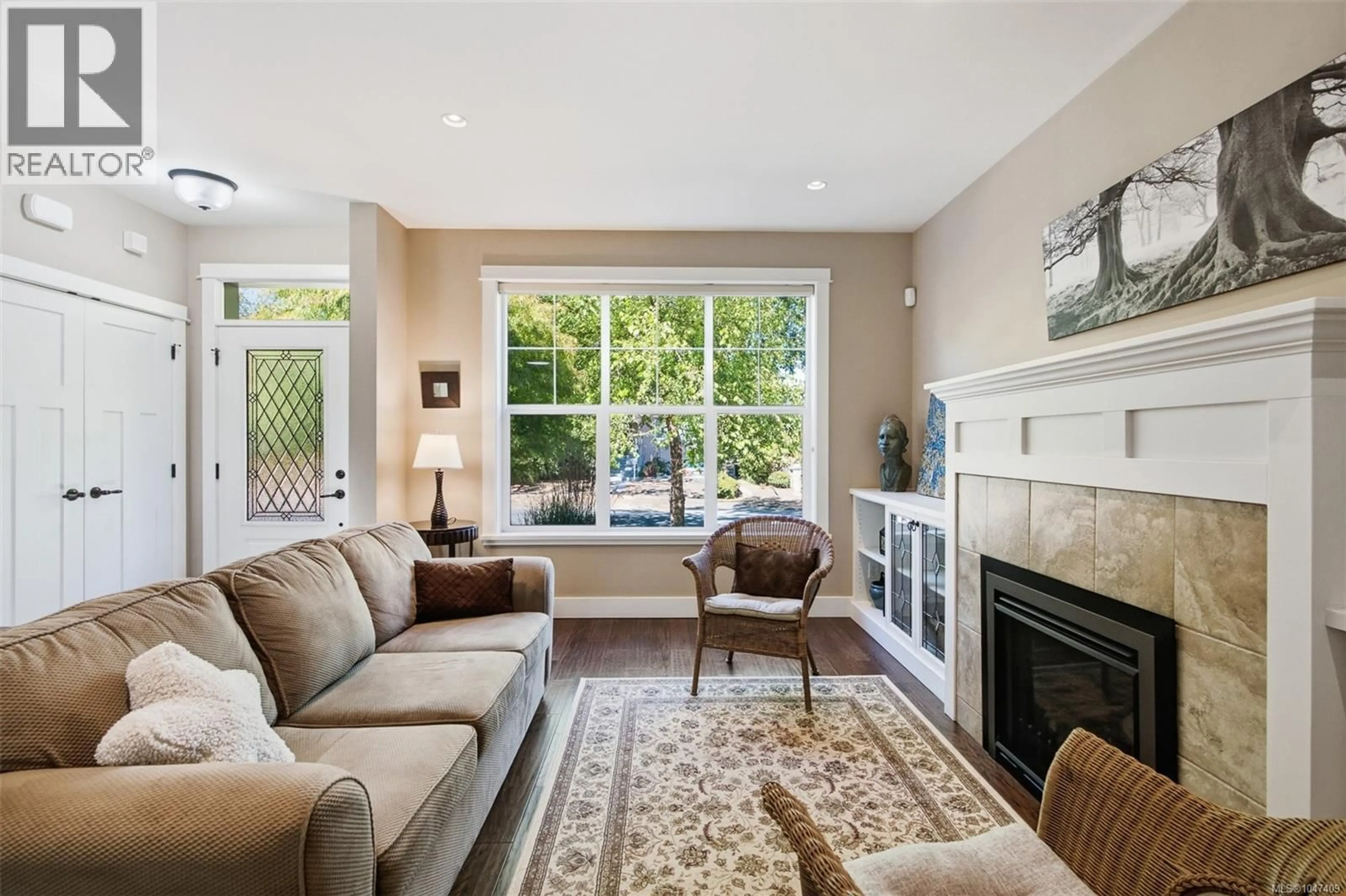 Living room with furniture, unknown for 1115 FAITHFUL STREET, Victoria British Columbia V8V2R5
