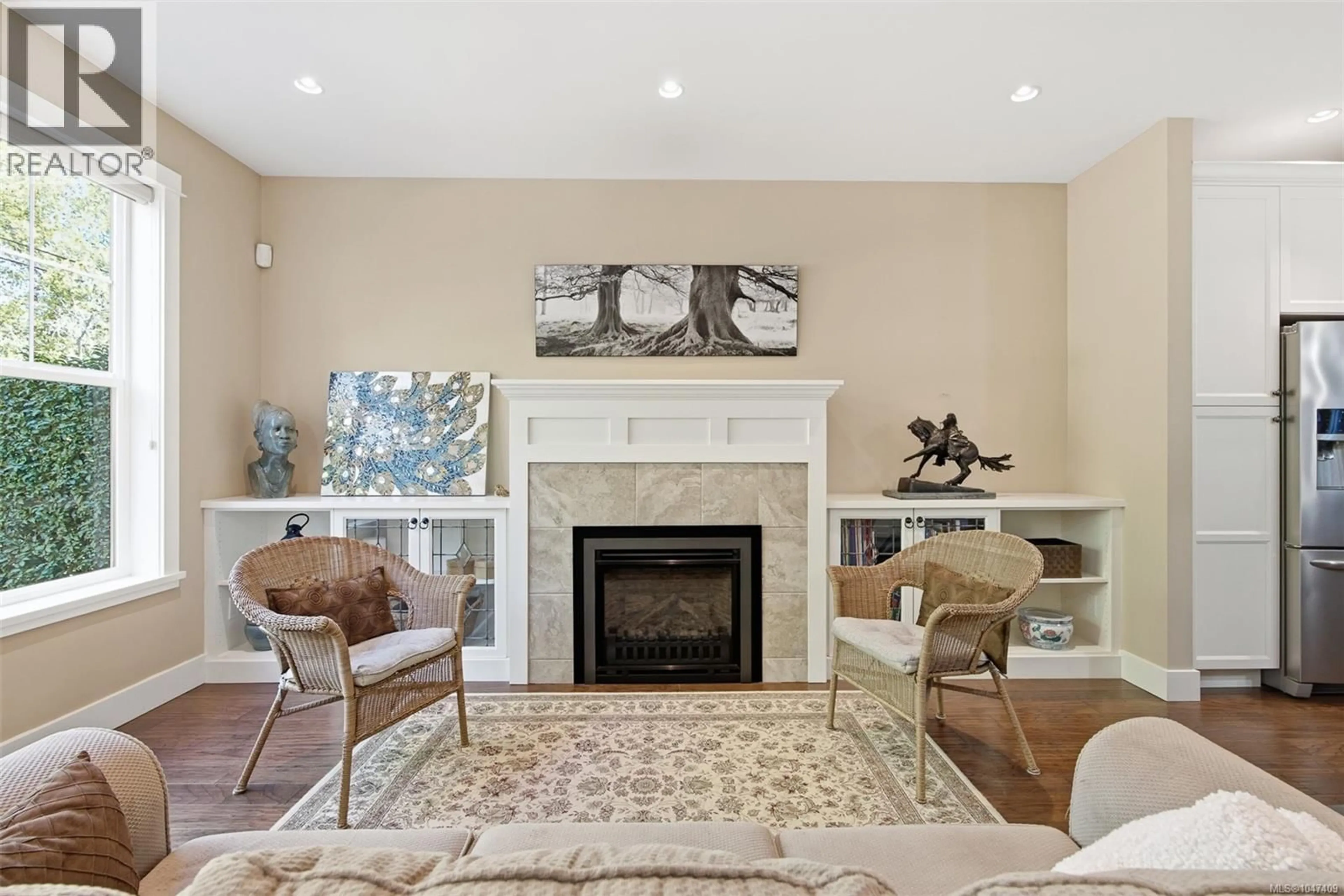 Living room with furniture, unknown for 1115 FAITHFUL STREET, Victoria British Columbia V8V2R5