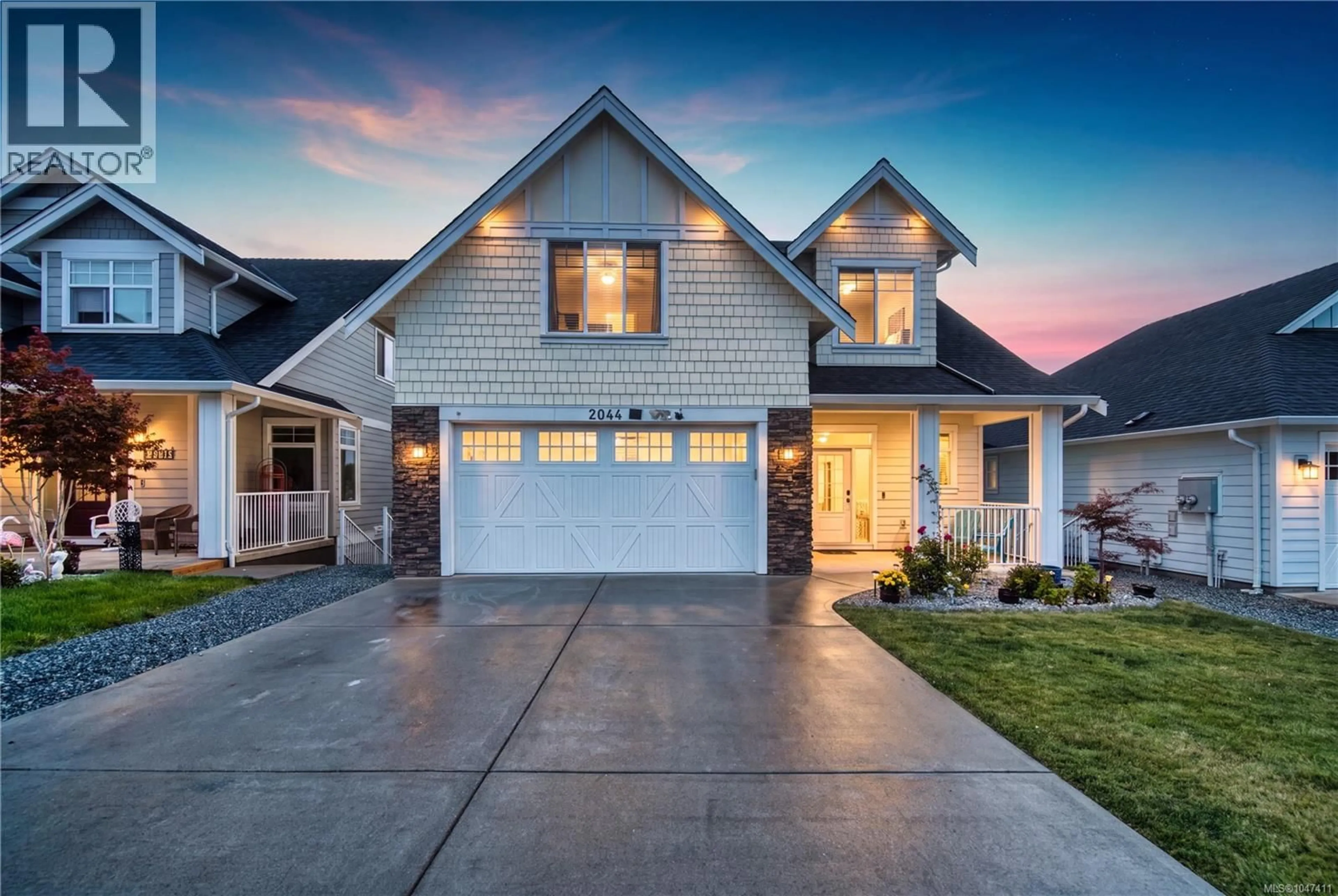 Home with vinyl exterior material, street for 2044 MOUNTAIN VISTA DRIVE, Nanaimo British Columbia V9T0L4