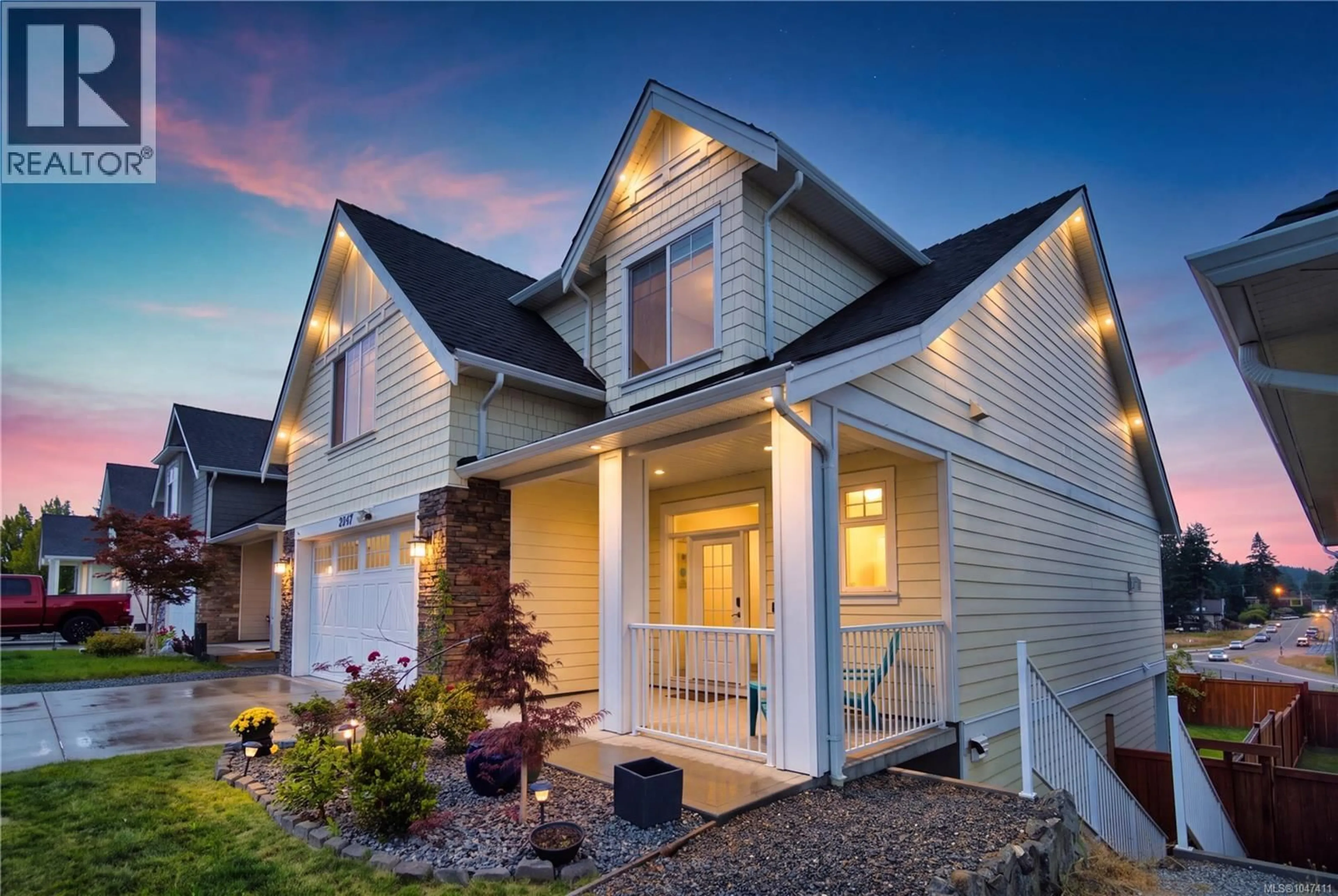 Home with vinyl exterior material, street for 2044 MOUNTAIN VISTA DRIVE, Nanaimo British Columbia V9T0L4