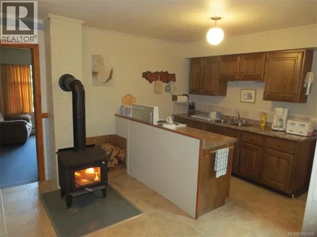 17002 WICKANNINISH ROAD, Port Renfrew 5