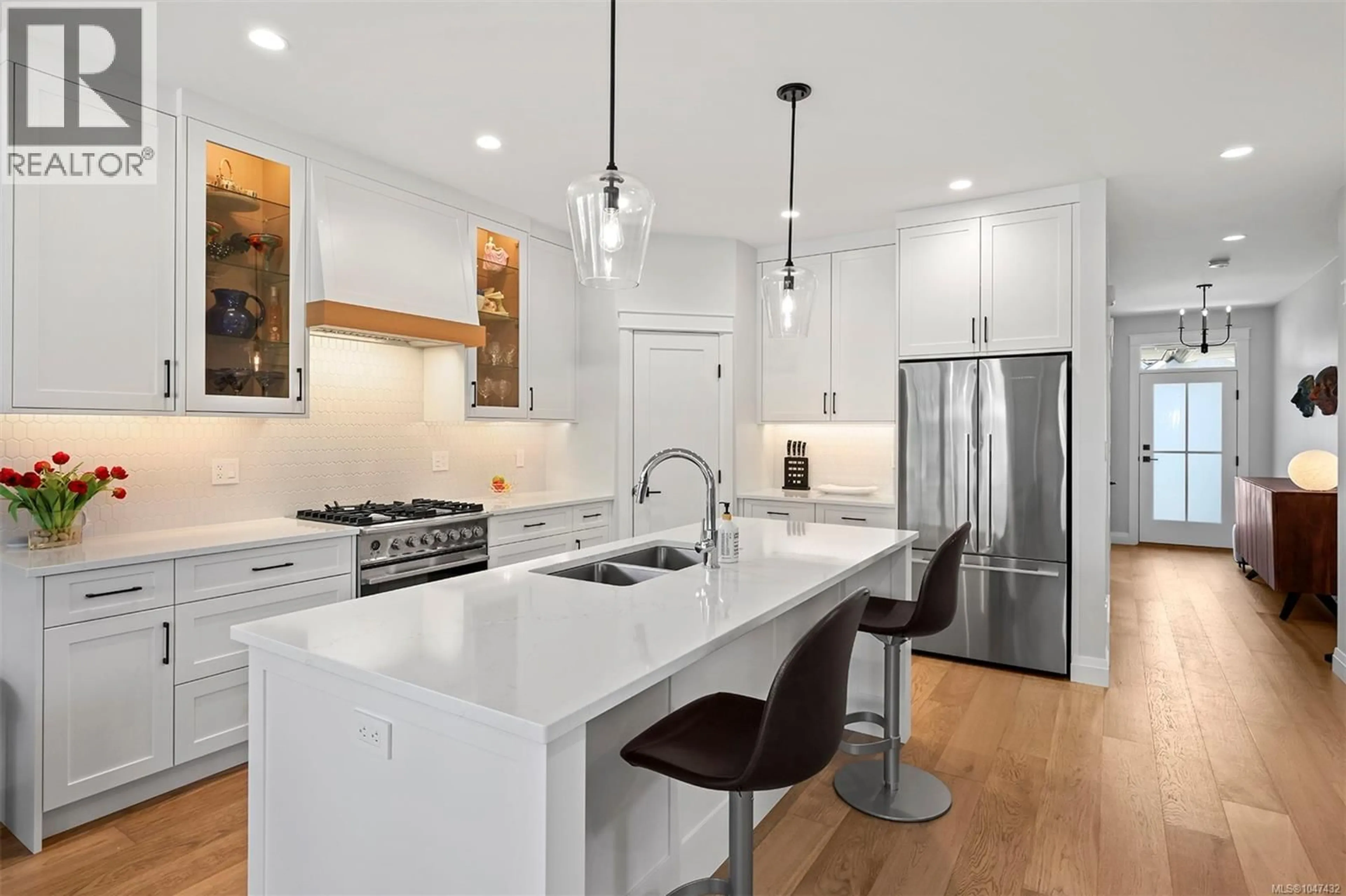 Contemporary kitchen, unknown for 101 - 1444 CROWN ISLE DRIVE, Courtenay British Columbia V9N0B8