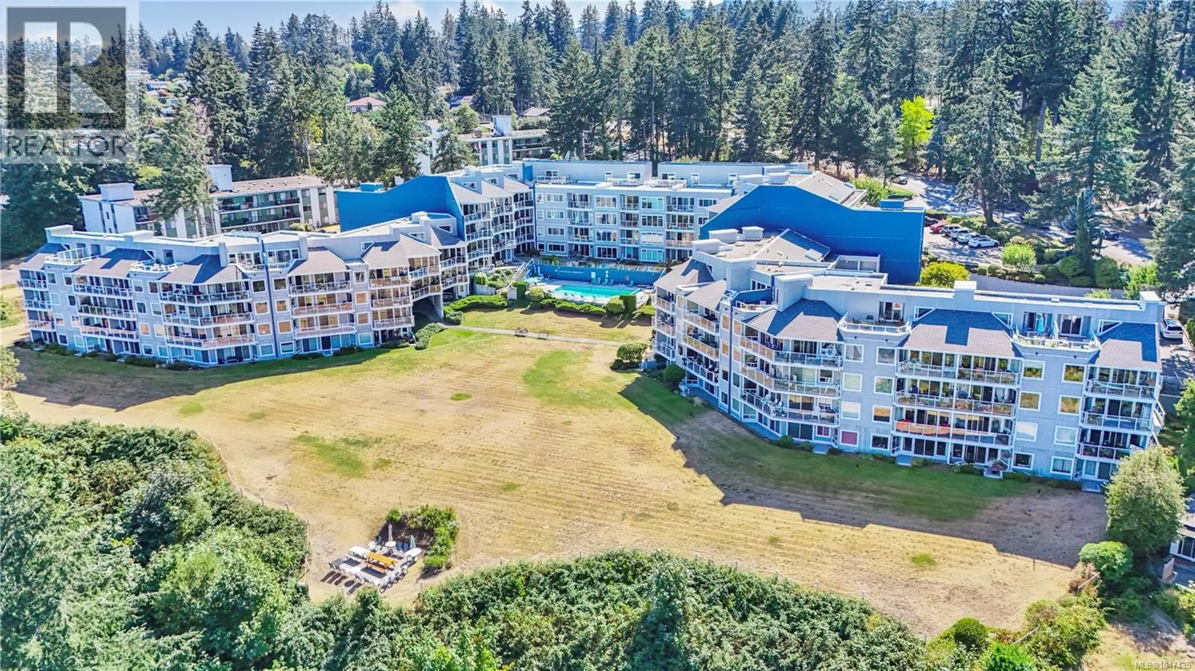 A pic from outside/outdoor area/front of a property/back of a property/a pic from drone, mountain view for 602 - 2560 DEPARTURE BAY ROAD, Nanaimo British Columbia V9S5P1