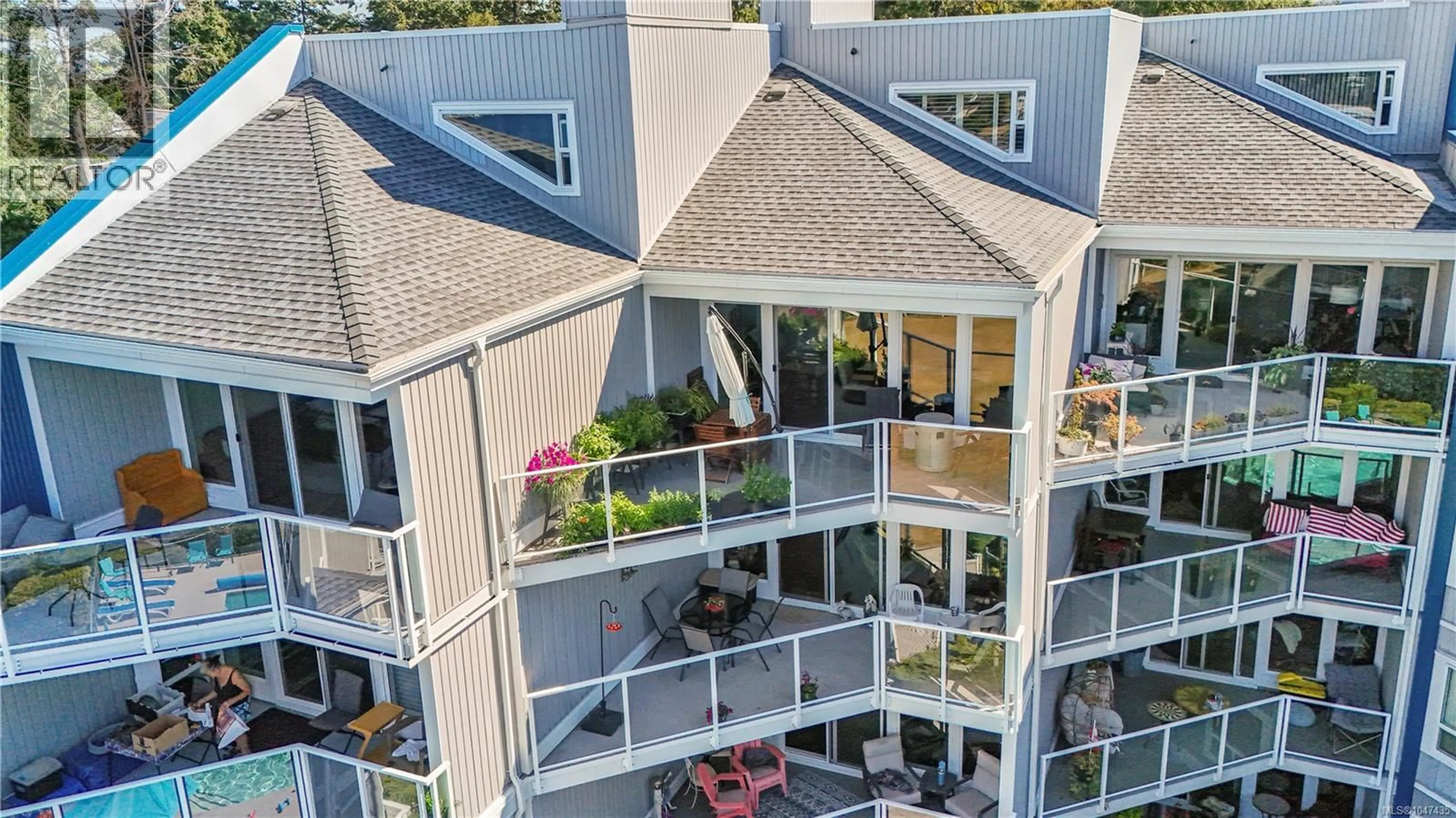 A pic from outside/outdoor area/front of a property/back of a property/a pic from drone, city buildings view from balcony for 602 - 2560 DEPARTURE BAY ROAD, Nanaimo British Columbia V9S5P1