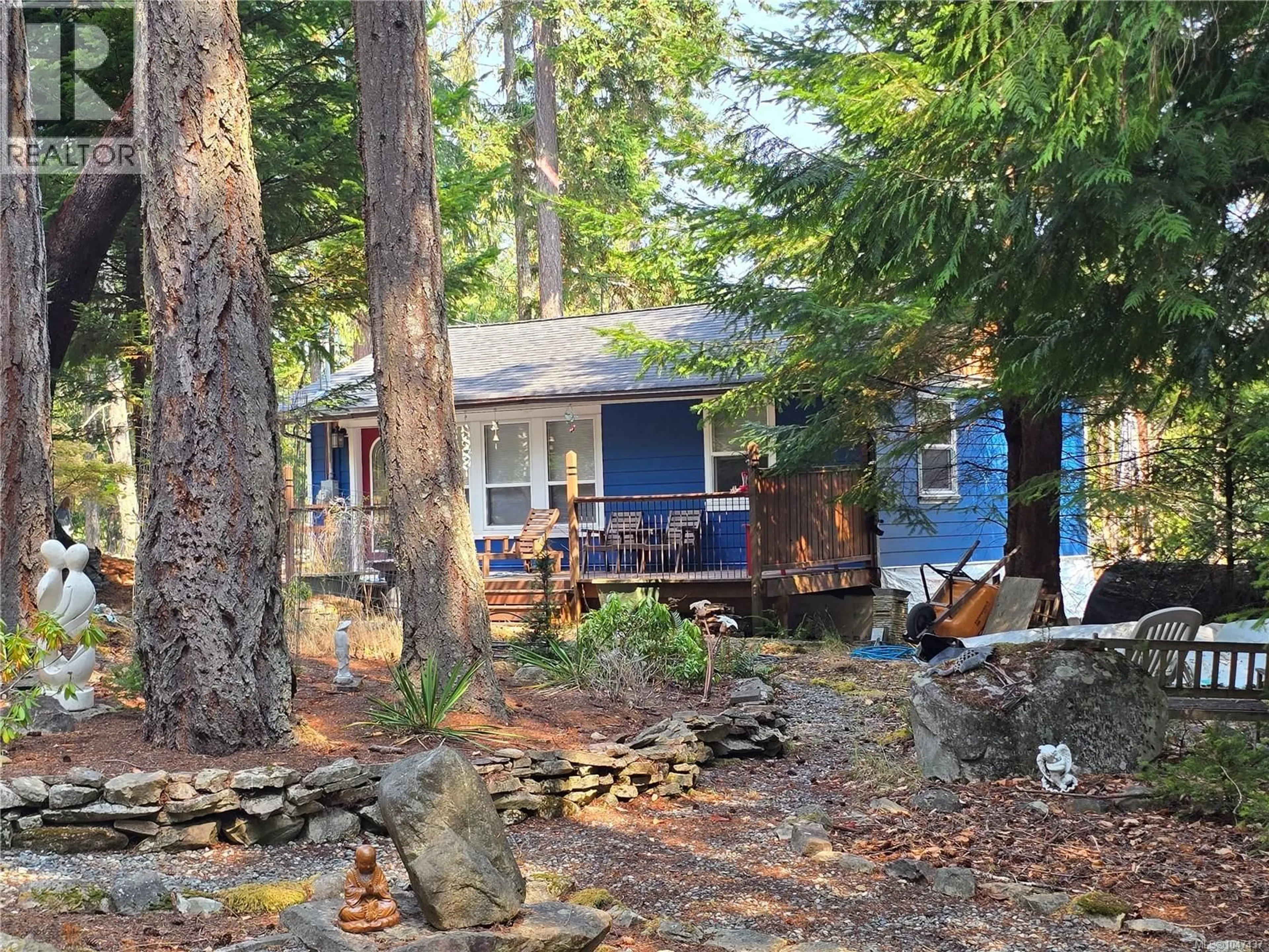 A pic from outside/outdoor area/front of a property/back of a property/a pic from drone, forest/trees view for 234 PLATEAU ROAD, Thetis Island British Columbia V0R2Y0