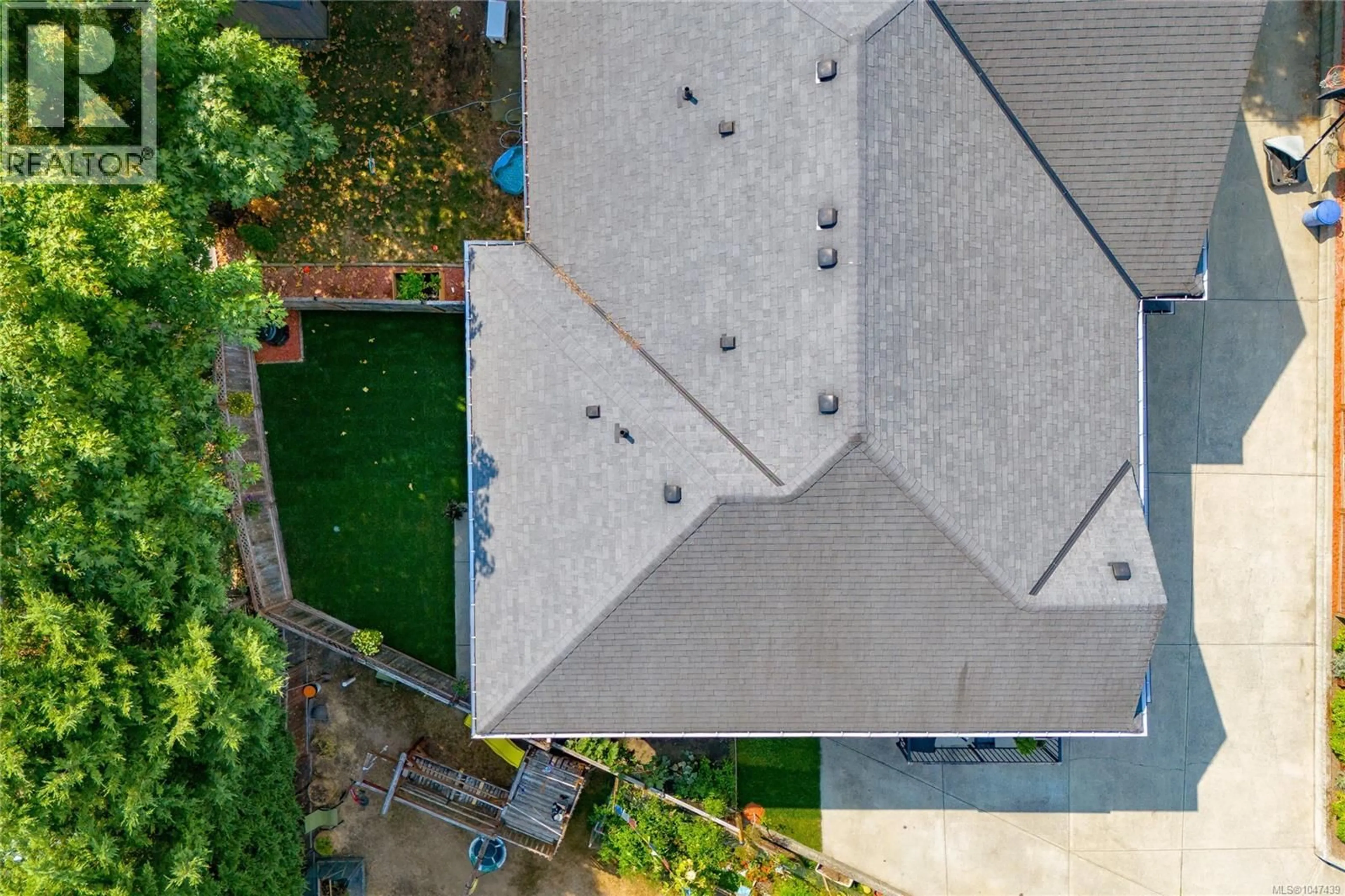 A pic from outside/outdoor area/front of a property/back of a property/a pic from drone, city buildings view from balcony for 6183 DROMBEG PLACE, Duncan British Columbia V9L0A8