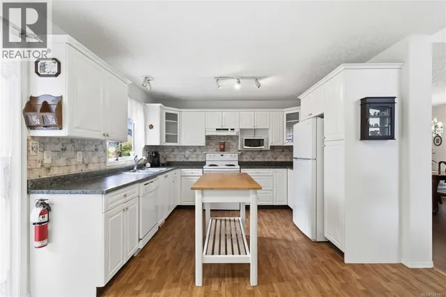 23 EAGLE LANE, View Royal 3