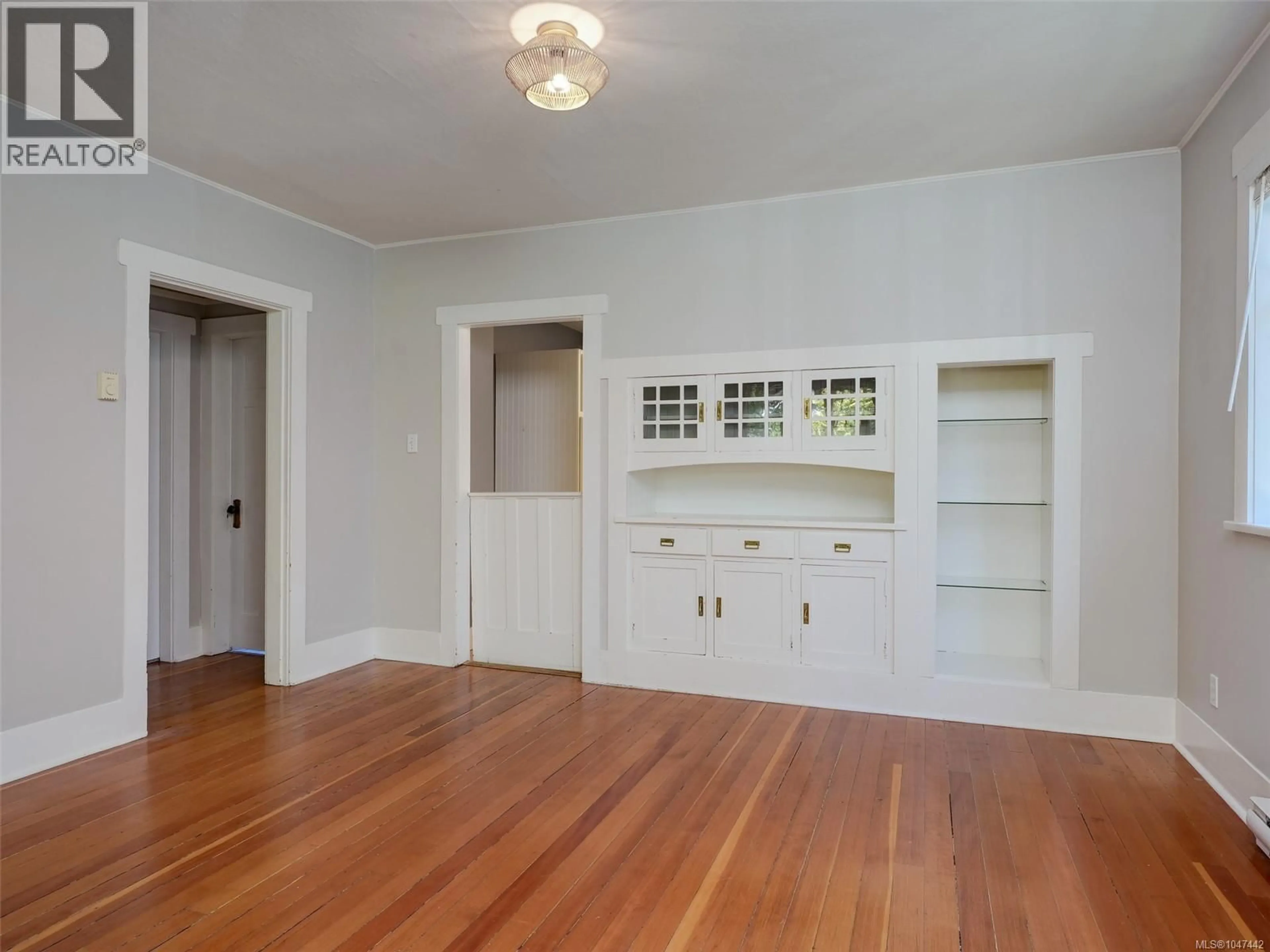 A pic of a room for 1323 CLOVER AVENUE, Victoria British Columbia V8S1A7