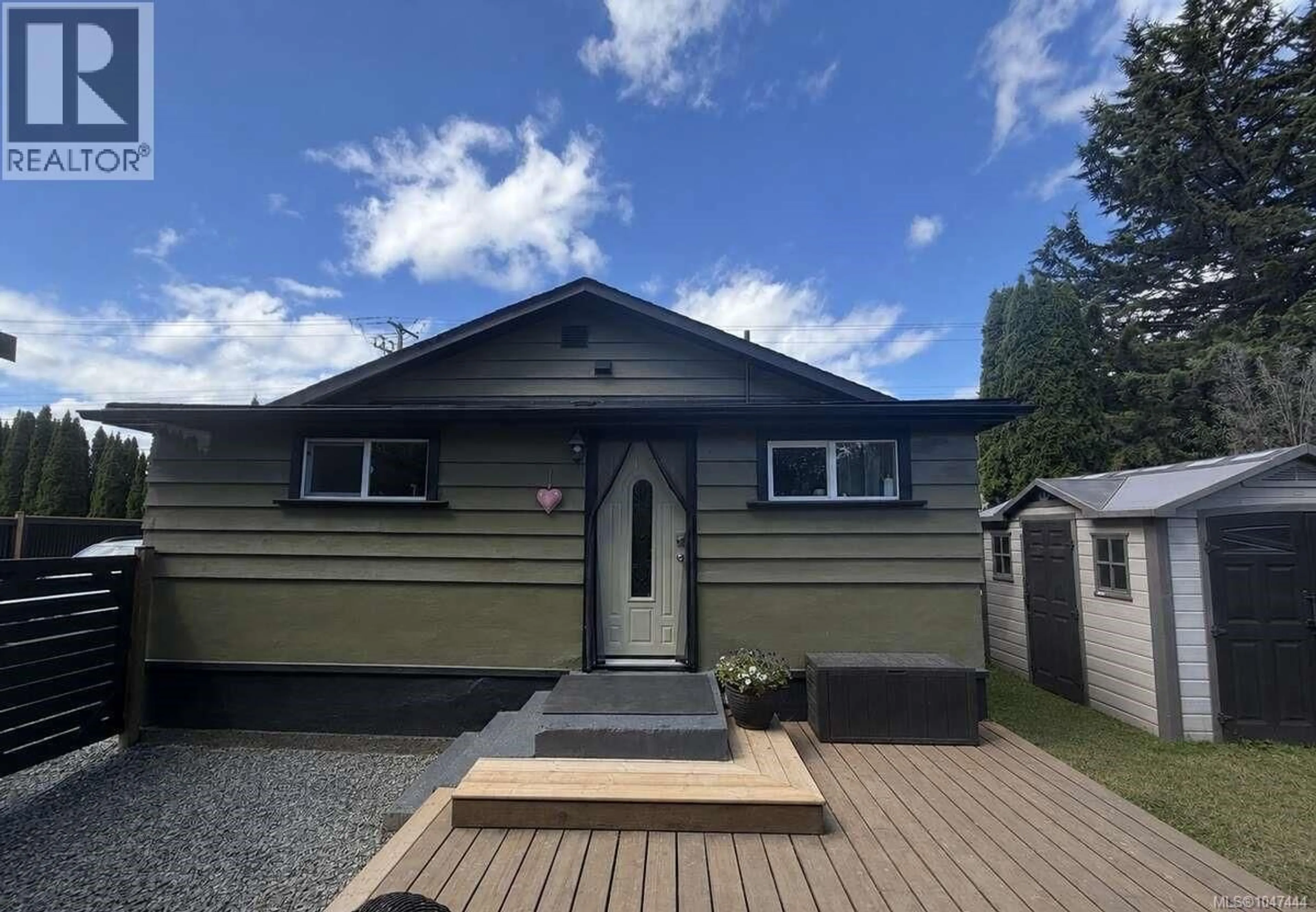 Home with vinyl exterior material, street for 726 BRUCE AVENUE, Nanaimo British Columbia V9R3Z4