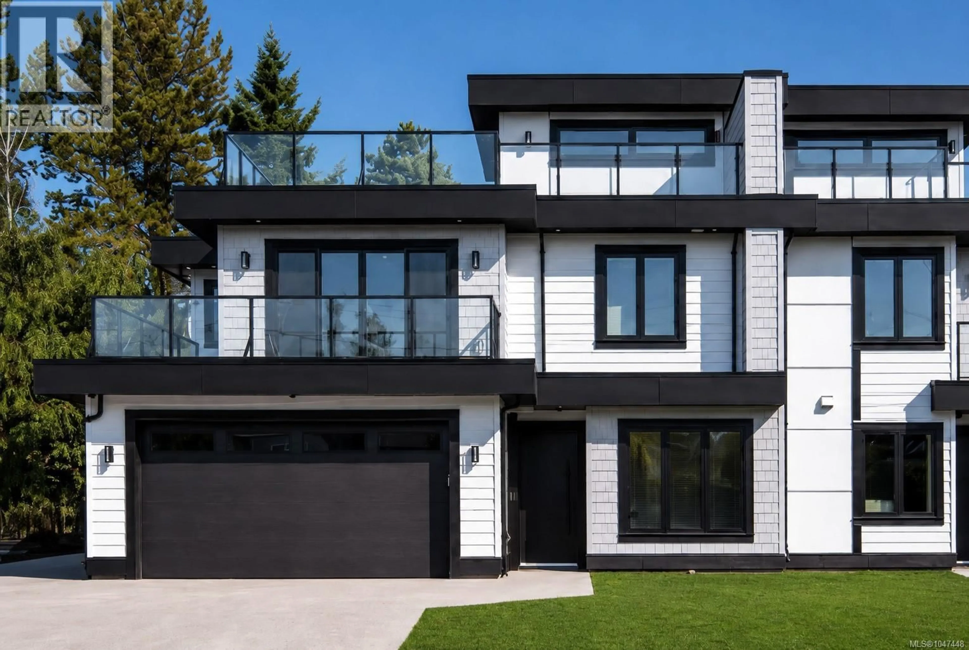 Home with vinyl exterior material, street for 2292 GAIL PLACE, Sidney British Columbia V8L2S2