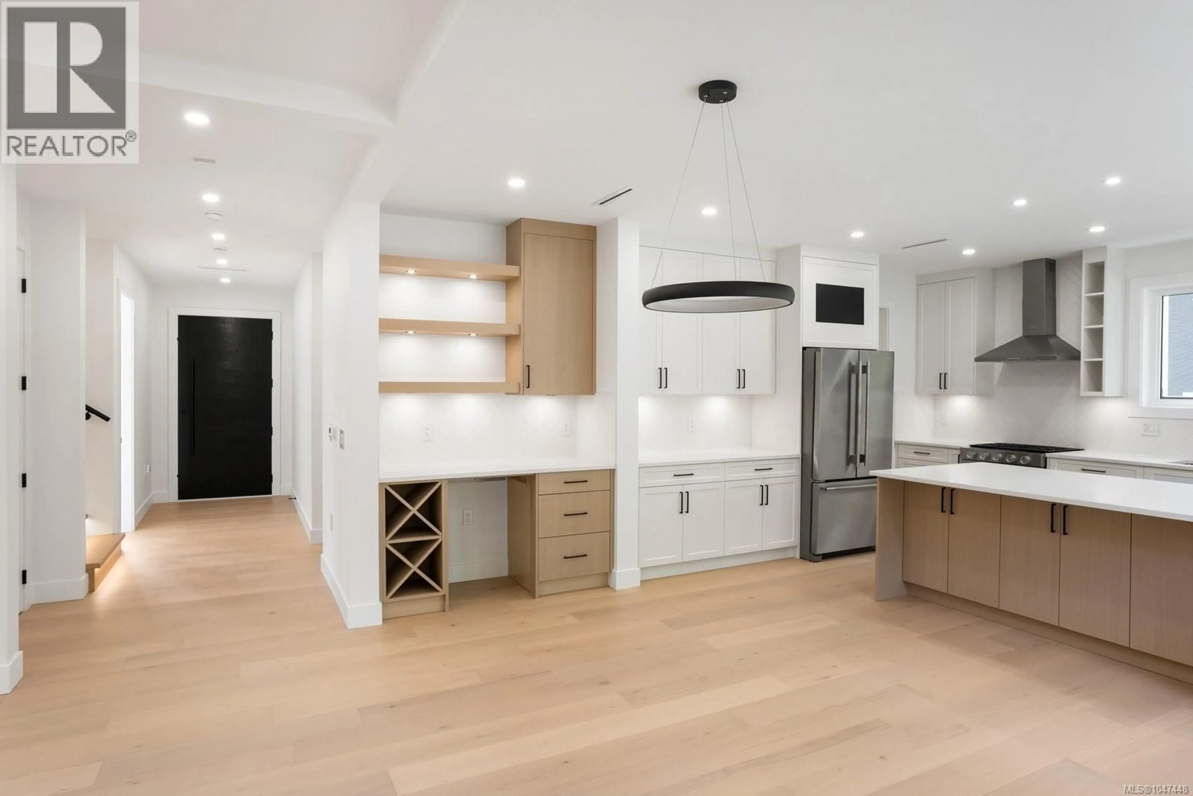Open concept kitchen, wood/laminate floor for 2292 GAIL PLACE, Sidney British Columbia V8L2S2