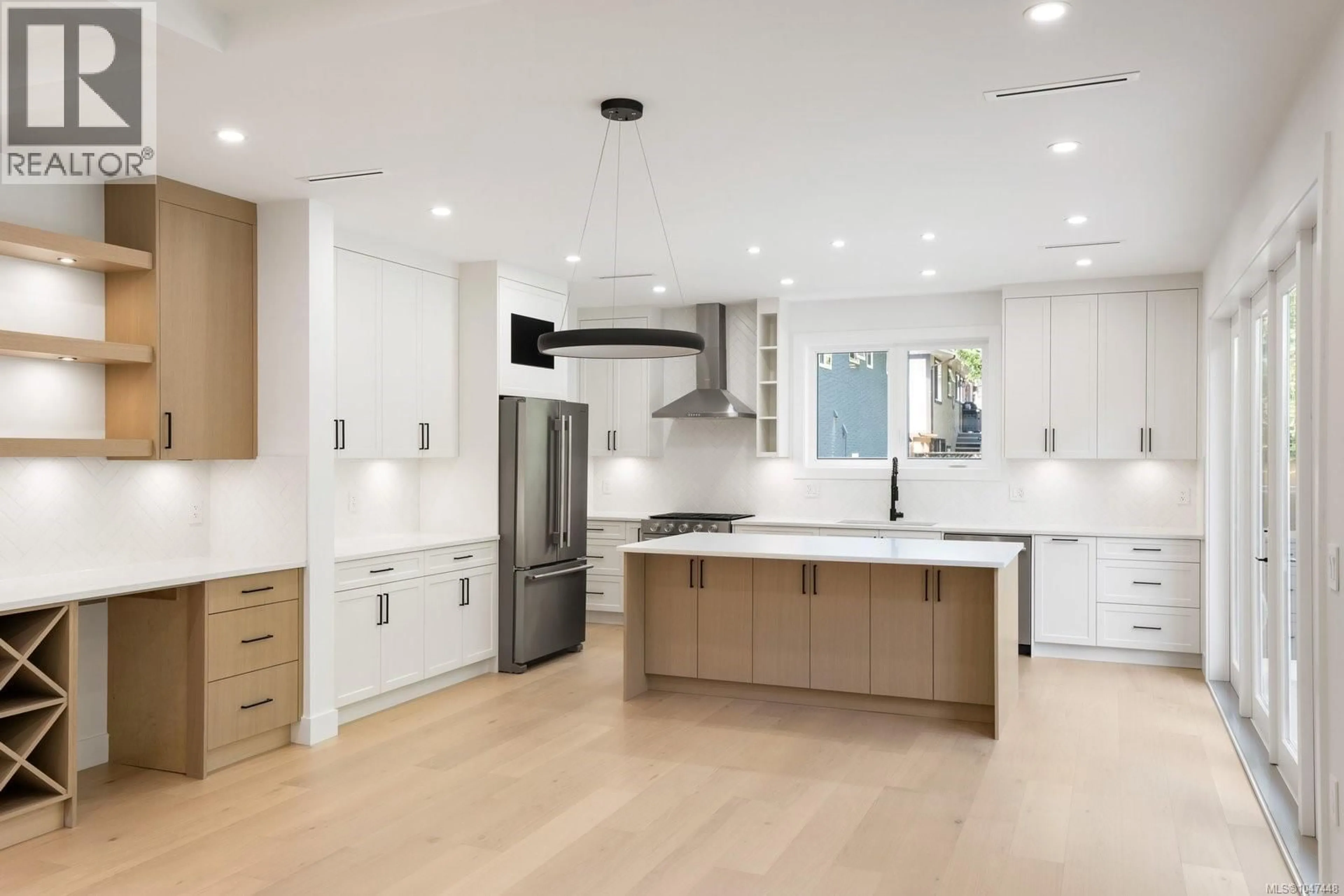 Open concept kitchen, unknown for 2292 GAIL PLACE, Sidney British Columbia V8L2S2