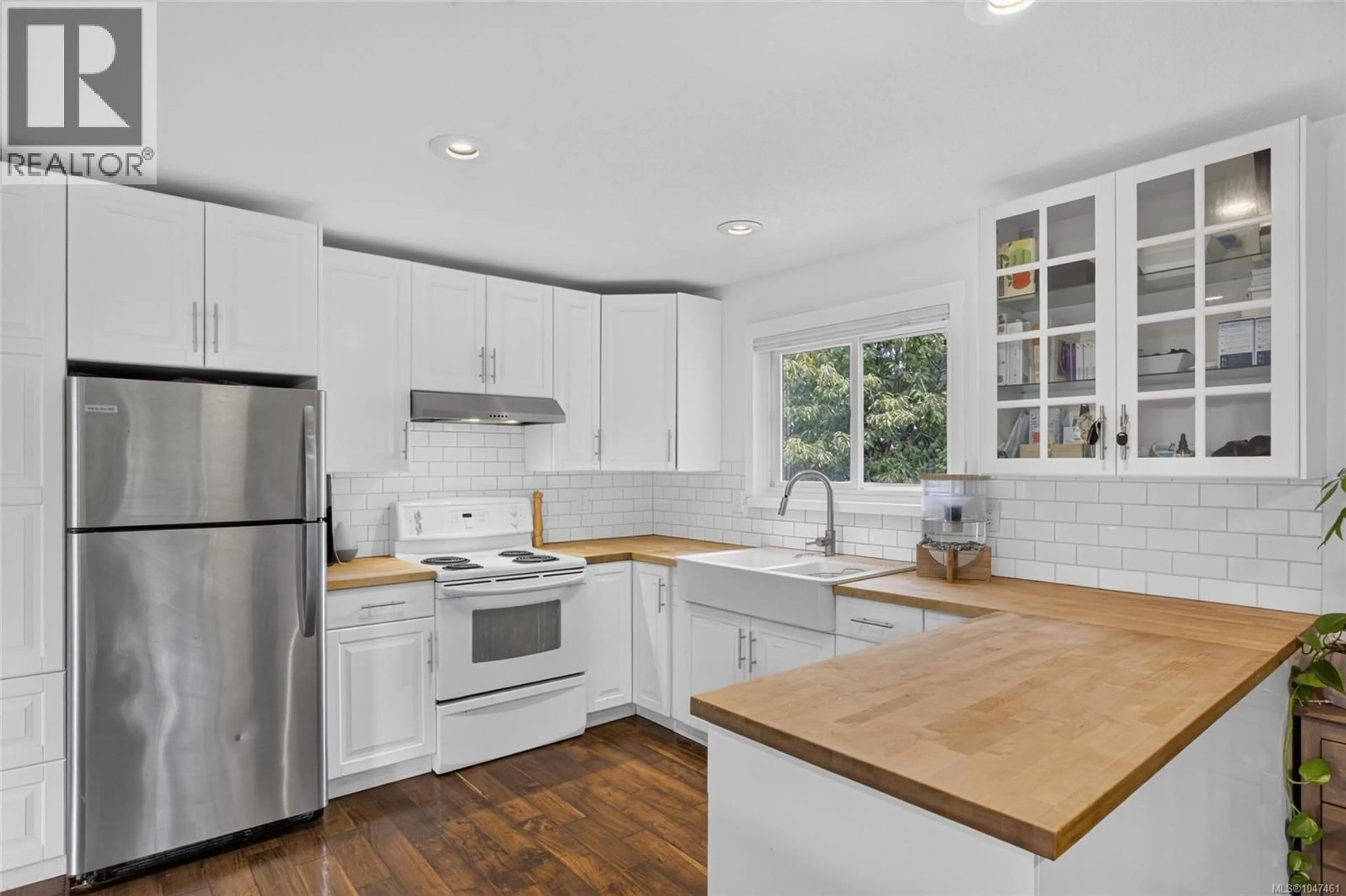 Open concept kitchen, unknown for 568 SALISH STREET, Comox British Columbia V9M3L3