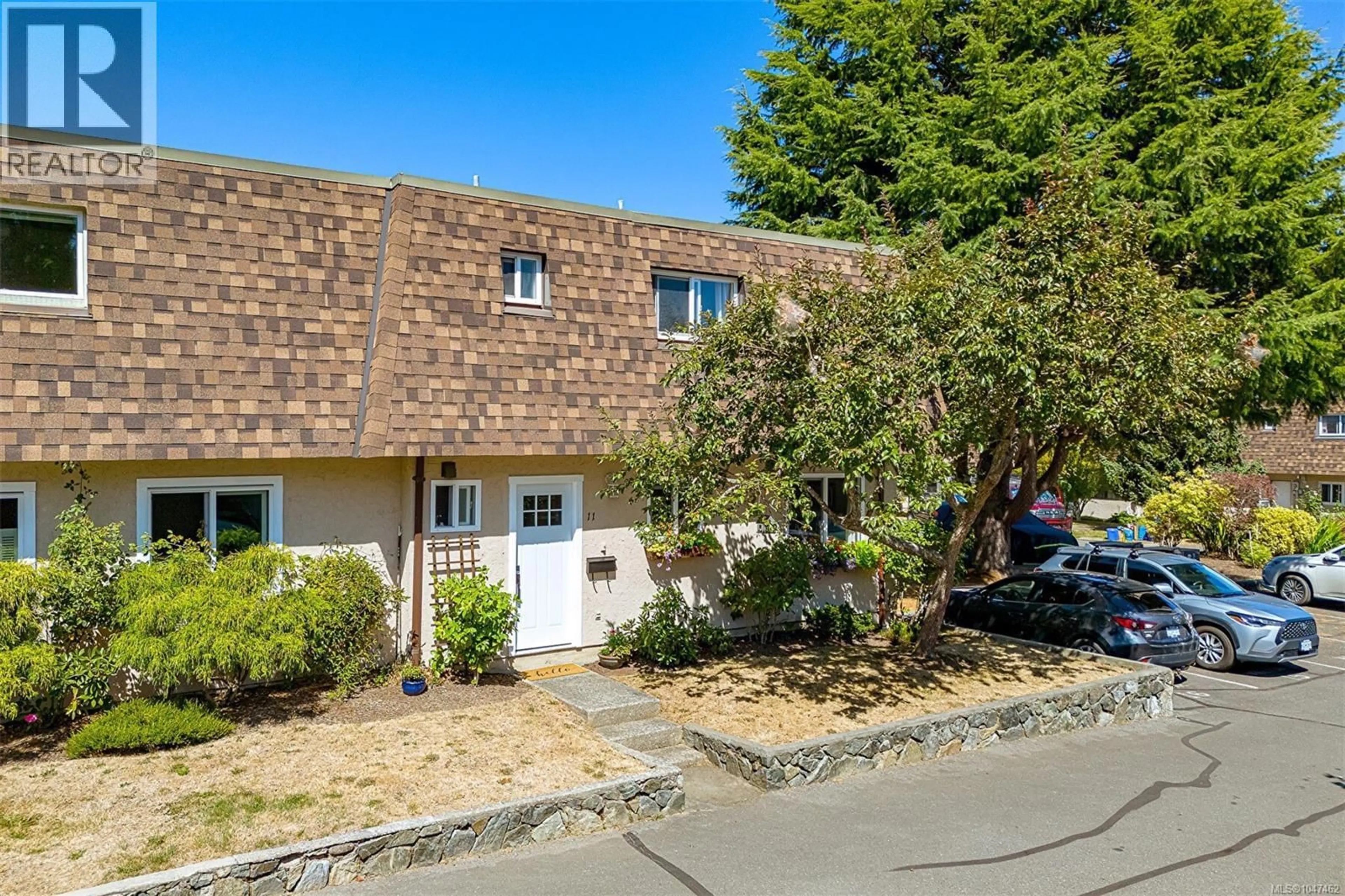 A pic from outside/outdoor area/front of a property/back of a property/a pic from drone, street for 11 - 7675 EAST SAANICH ROAD, Central Saanich British Columbia V8M1L9