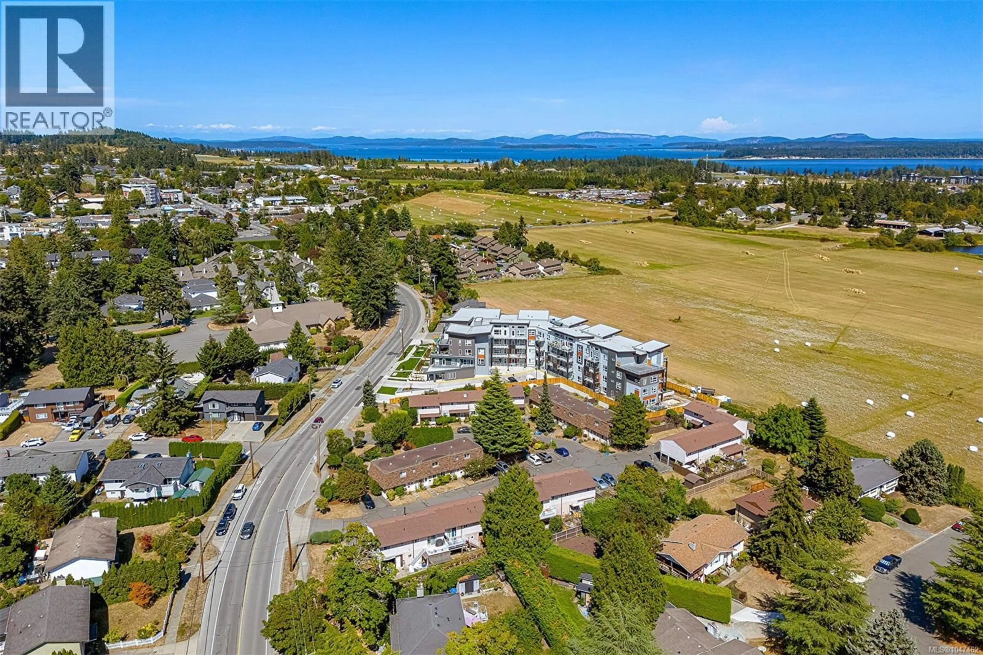 A pic from outside/outdoor area/front of a property/back of a property/a pic from drone, water/lake/river/ocean view for 11 - 7675 EAST SAANICH ROAD, Central Saanich British Columbia V8M1L9