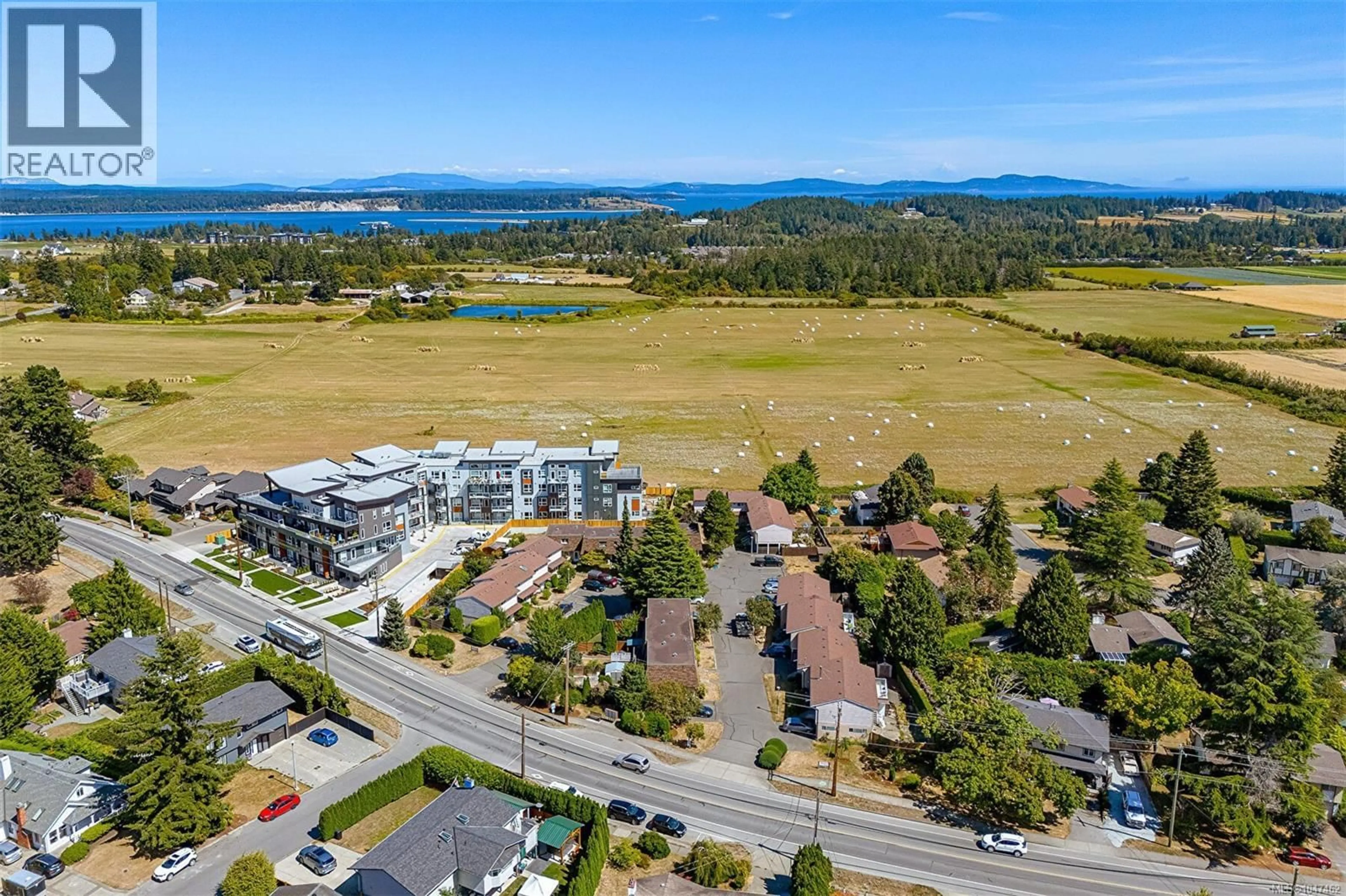 A pic from outside/outdoor area/front of a property/back of a property/a pic from drone, water/lake/river/ocean view for 11 - 7675 EAST SAANICH ROAD, Central Saanich British Columbia V8M1L9