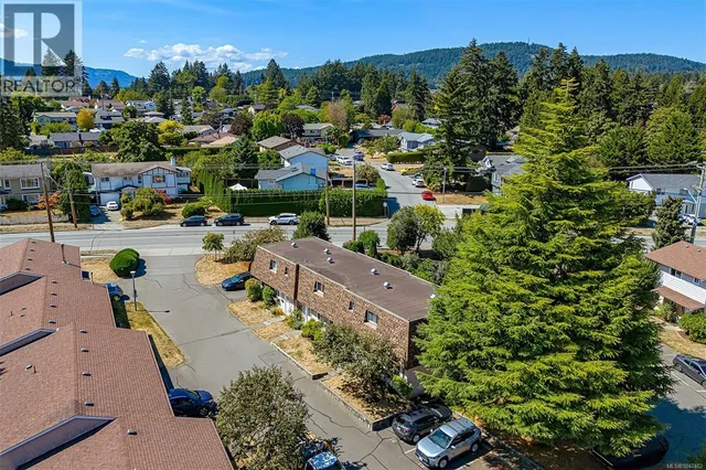 11 - 7675 EAST SAANICH ROAD, Central Saanich 5