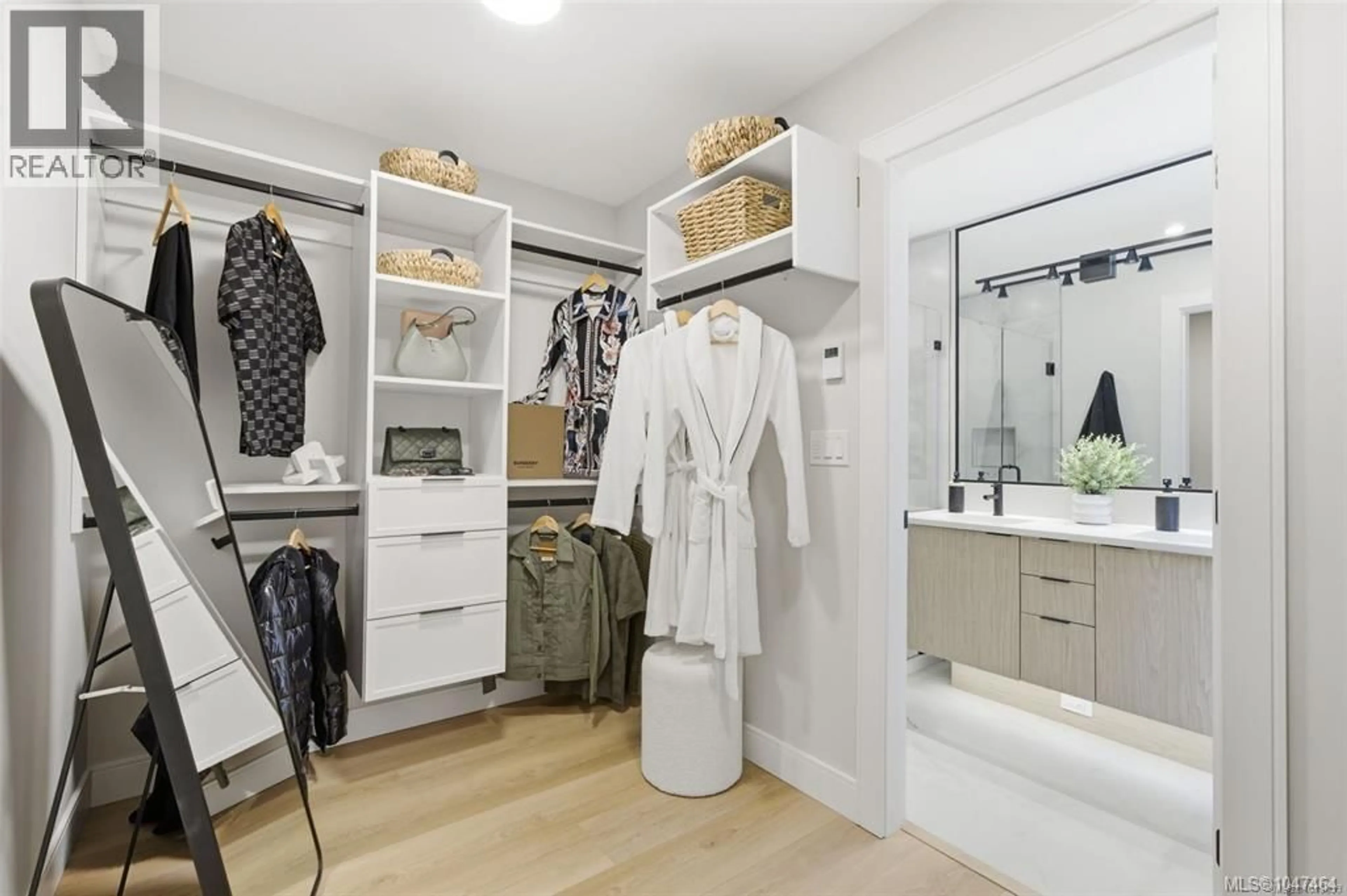 Contemporary bathroom, unknown for 208 - 1810 SELENITE PLACE, Langford British Columbia V9B7E2