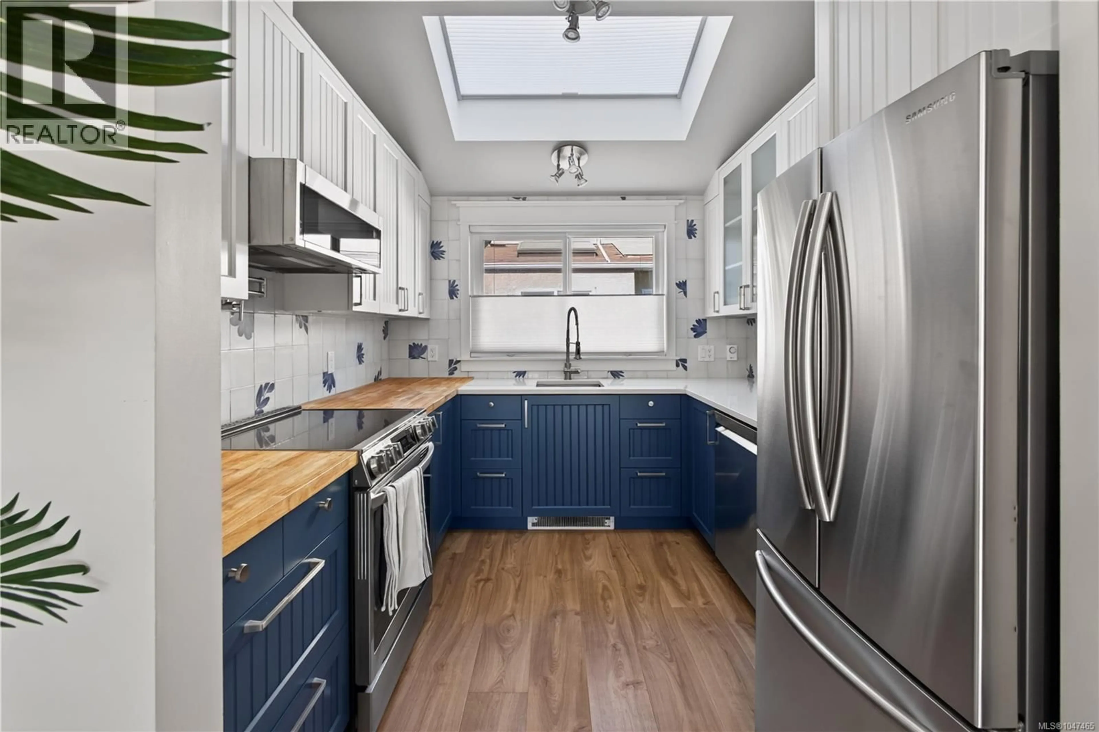 Contemporary kitchen, unknown for 8 - 947 CALEDONIA AVENUE, Victoria British Columbia V8T1E8