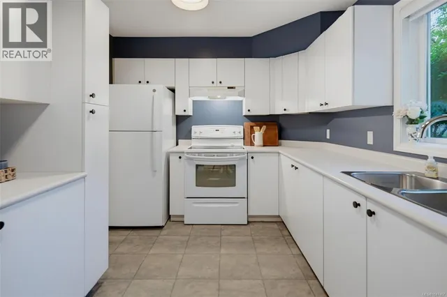 103 - 494 MARSETT PLACE, Saanich 5