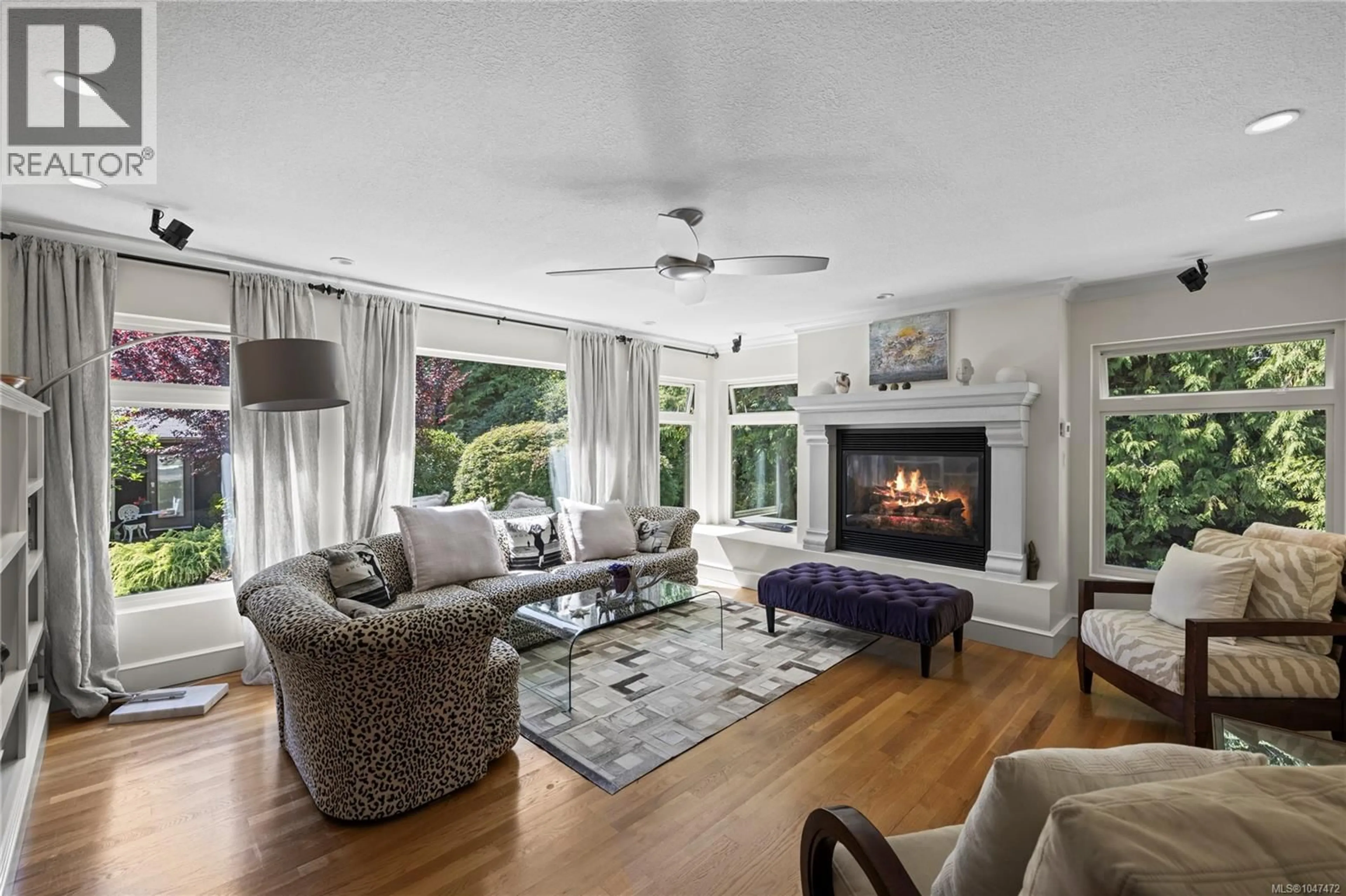Living room with furniture, unknown for 372 CRESCENT ROAD WEST, Qualicum Beach British Columbia V9K1J7