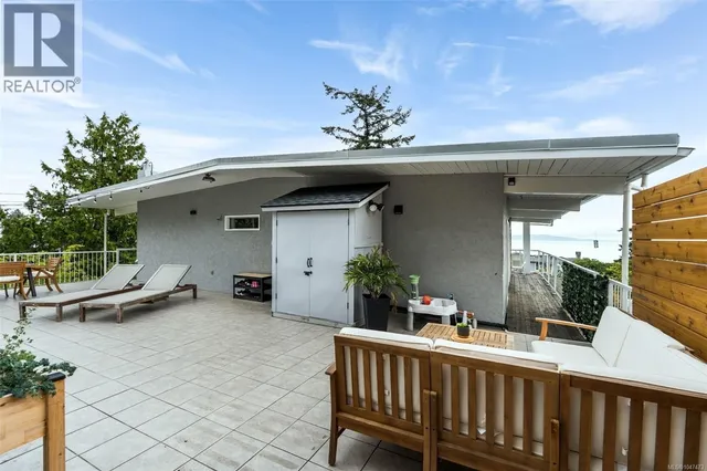 5248 PARKER AVENUE, Saanich 5
