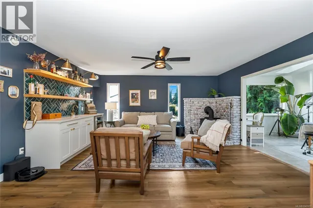 2146 HENLYN DRIVE, Sooke 5