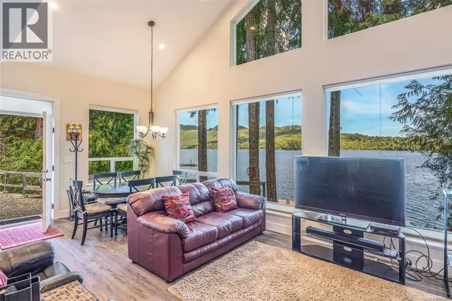 2270 SOUTH LAKE ROAD, Qualicum Beach 4