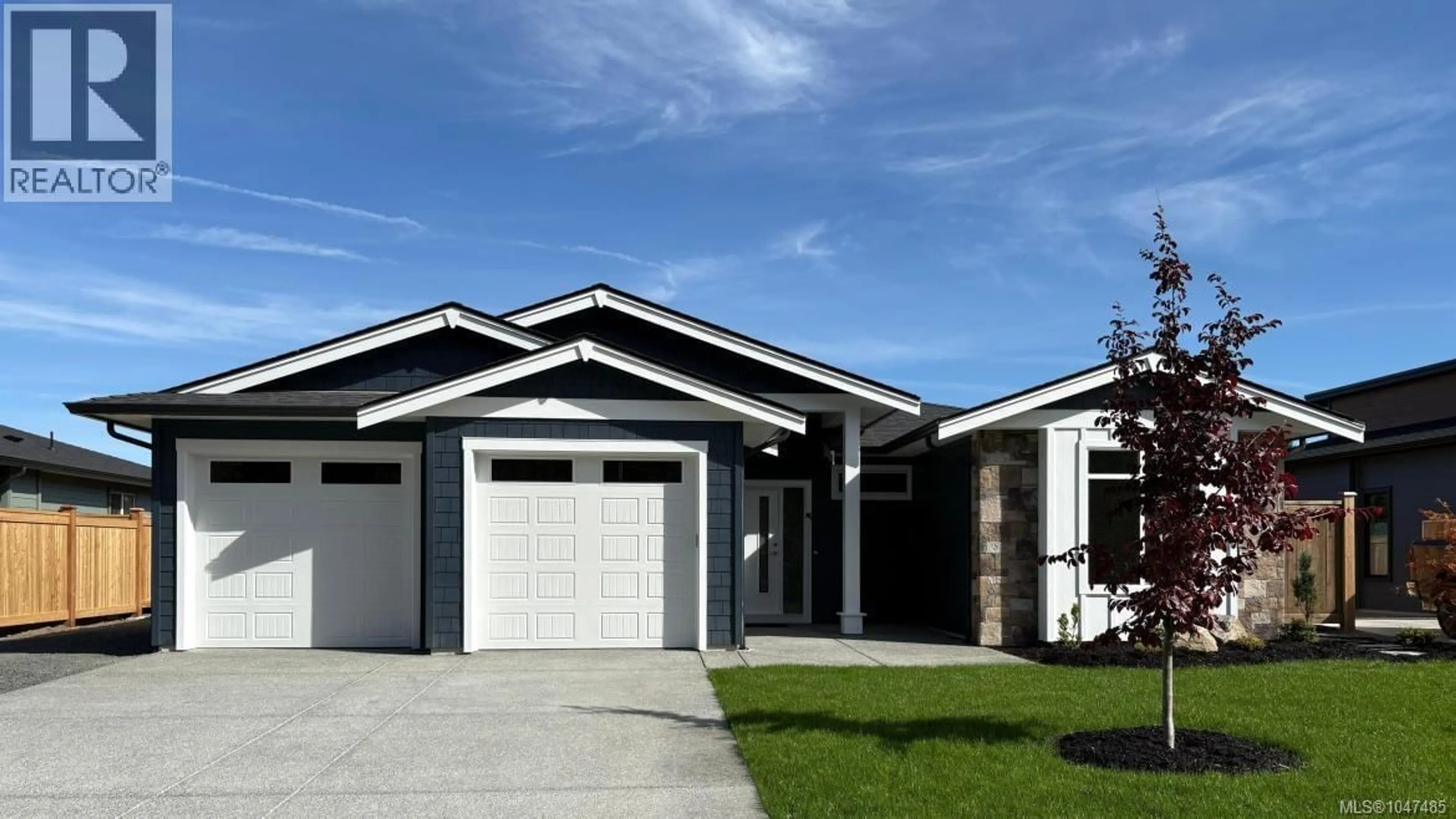 Home with vinyl exterior material, street for 229 WALWORTH ROAD SOUTH, Campbell River British Columbia V9W0J3