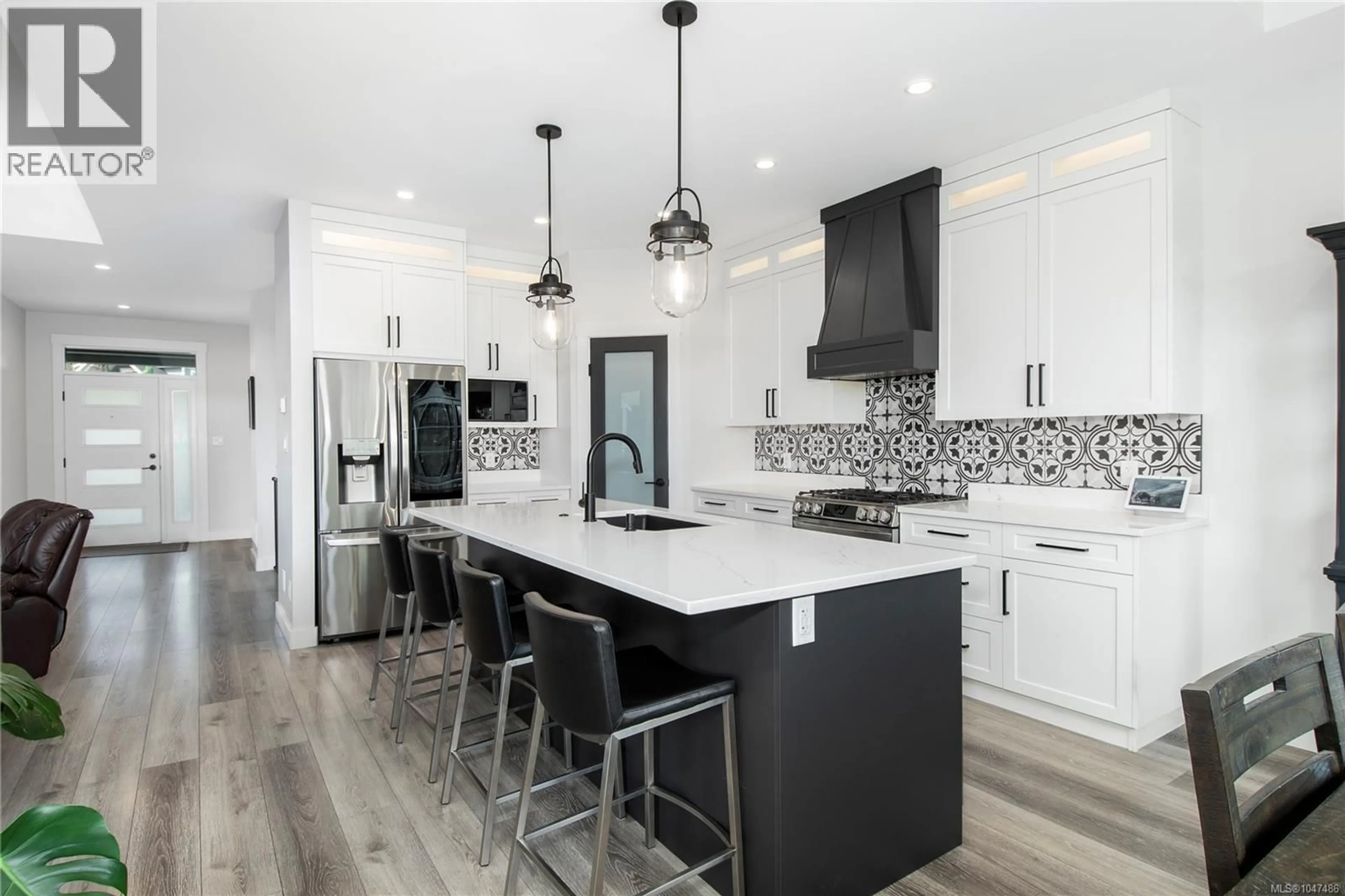 Contemporary kitchen, ceramic/tile floor for 3207 NATHAN PLACE, Campbell River British Columbia V9H0A9